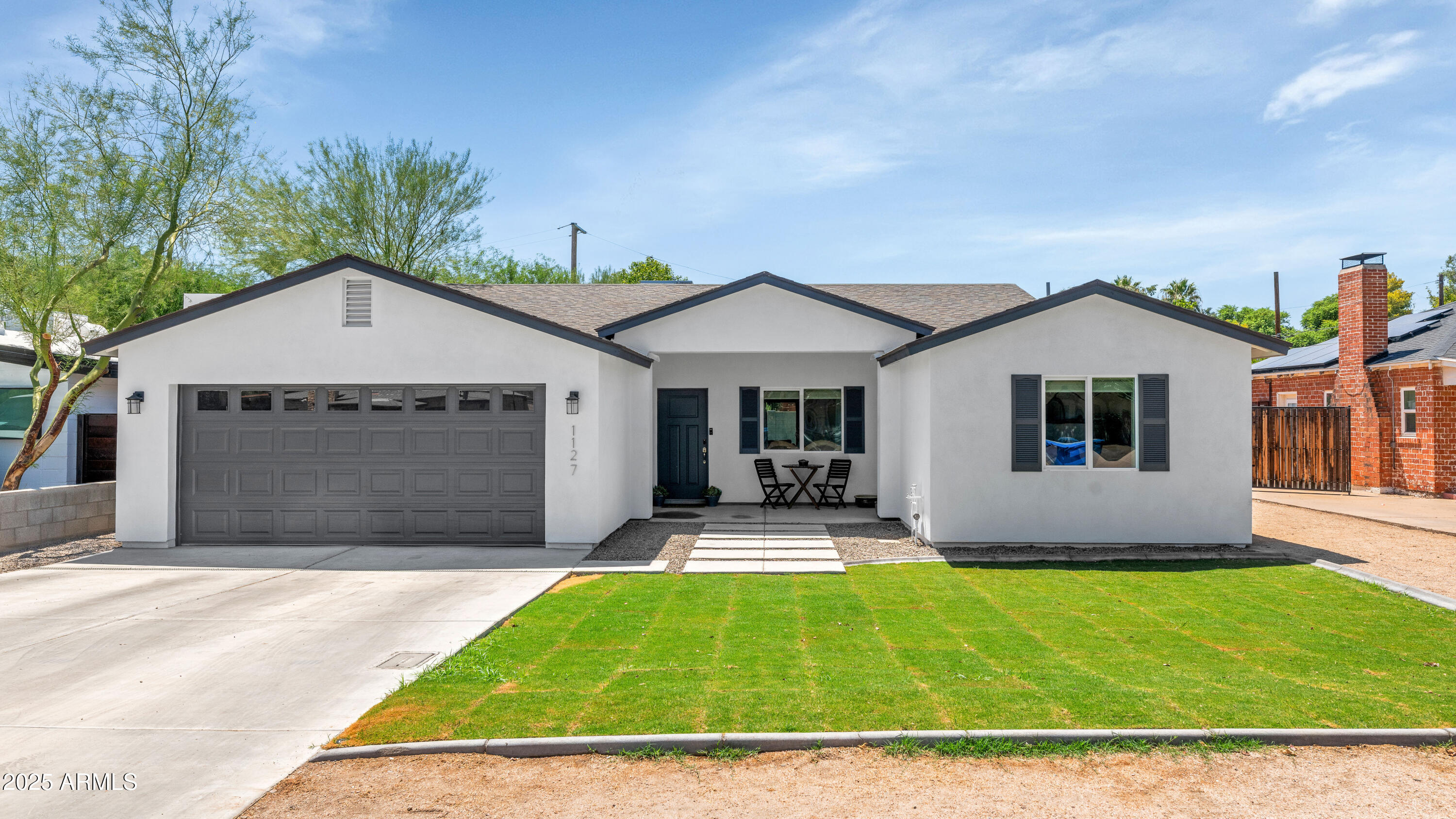 1127 E FERN Drive