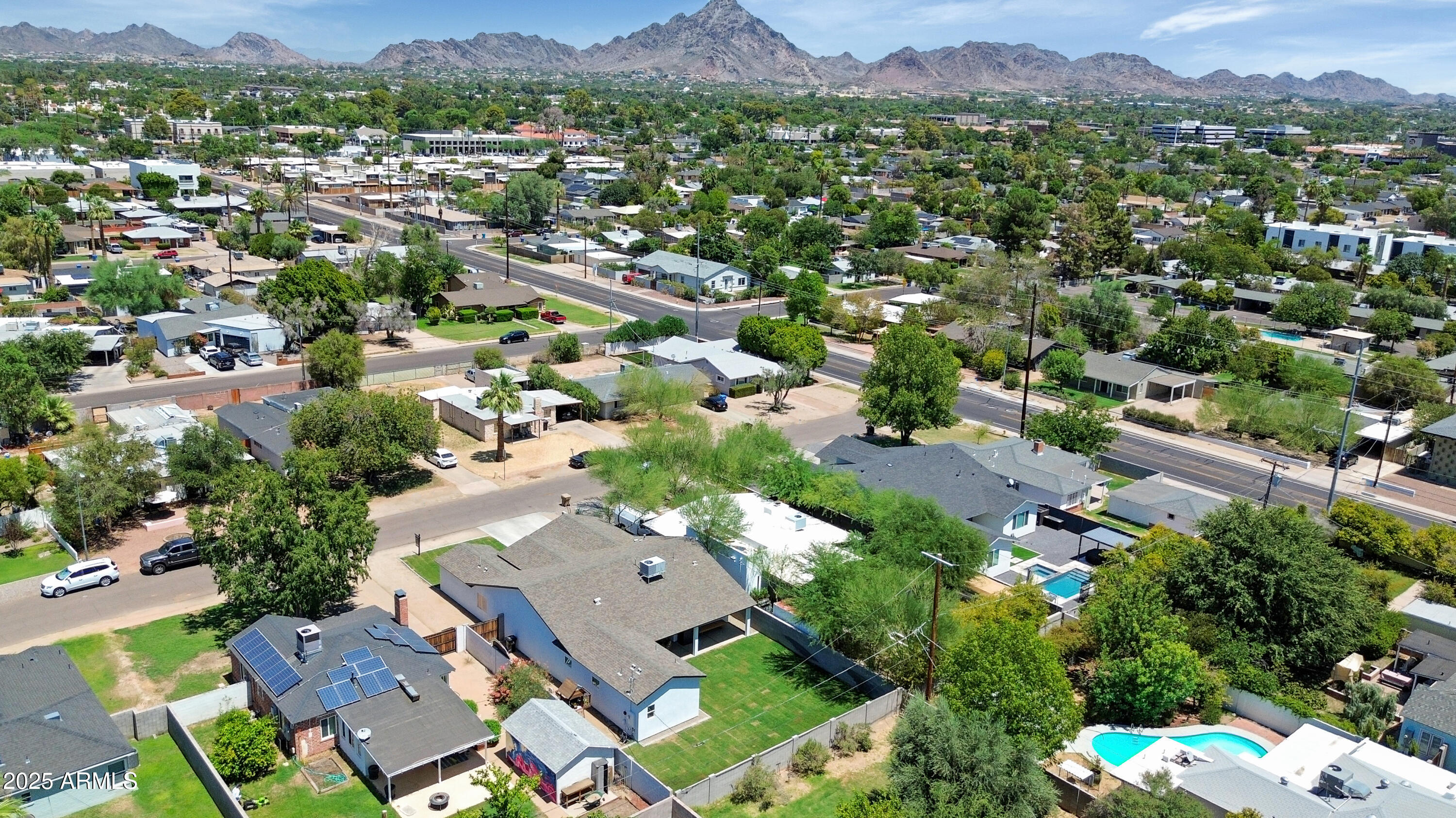 1127 E FERN Drive