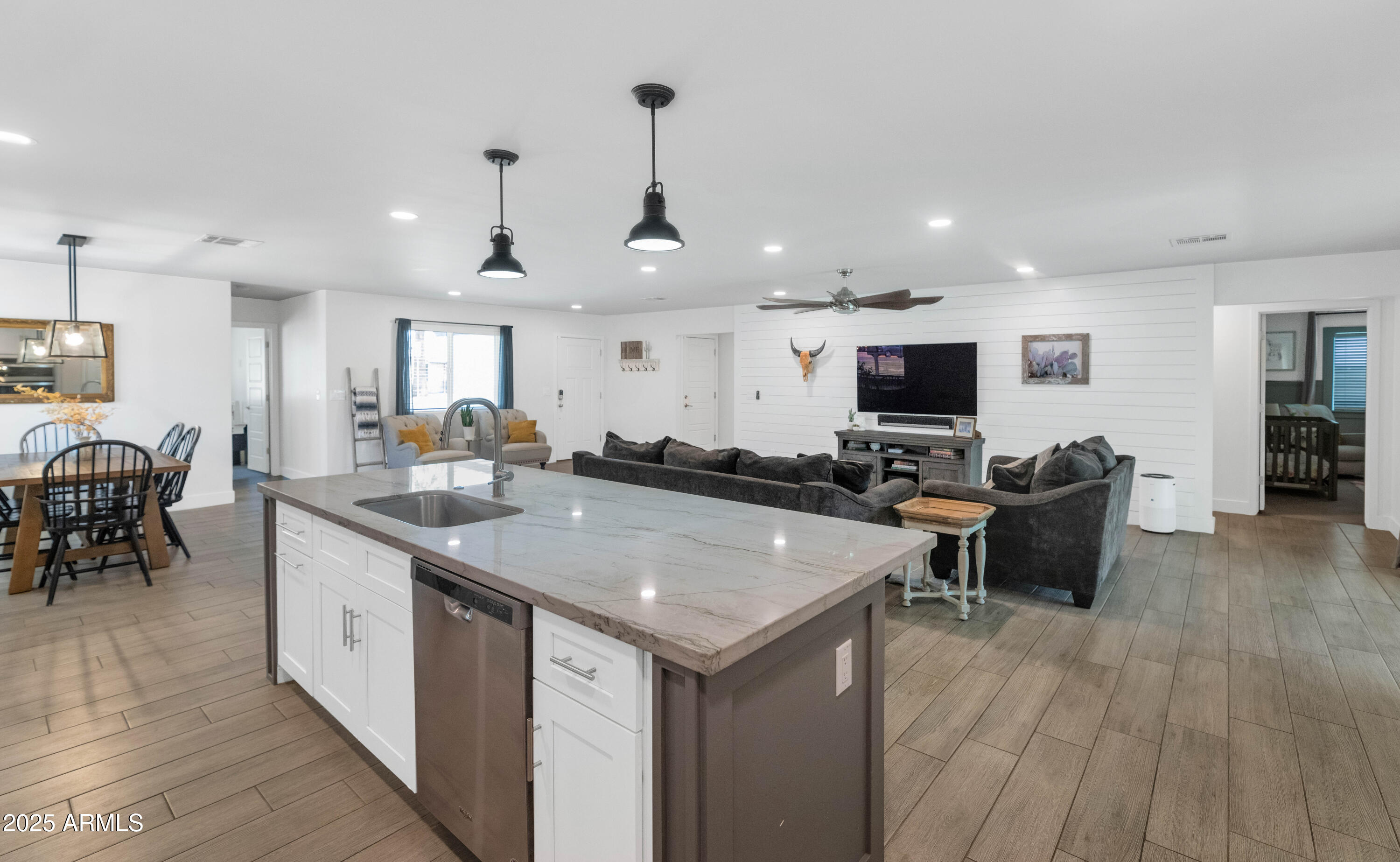 1127 E FERN Drive