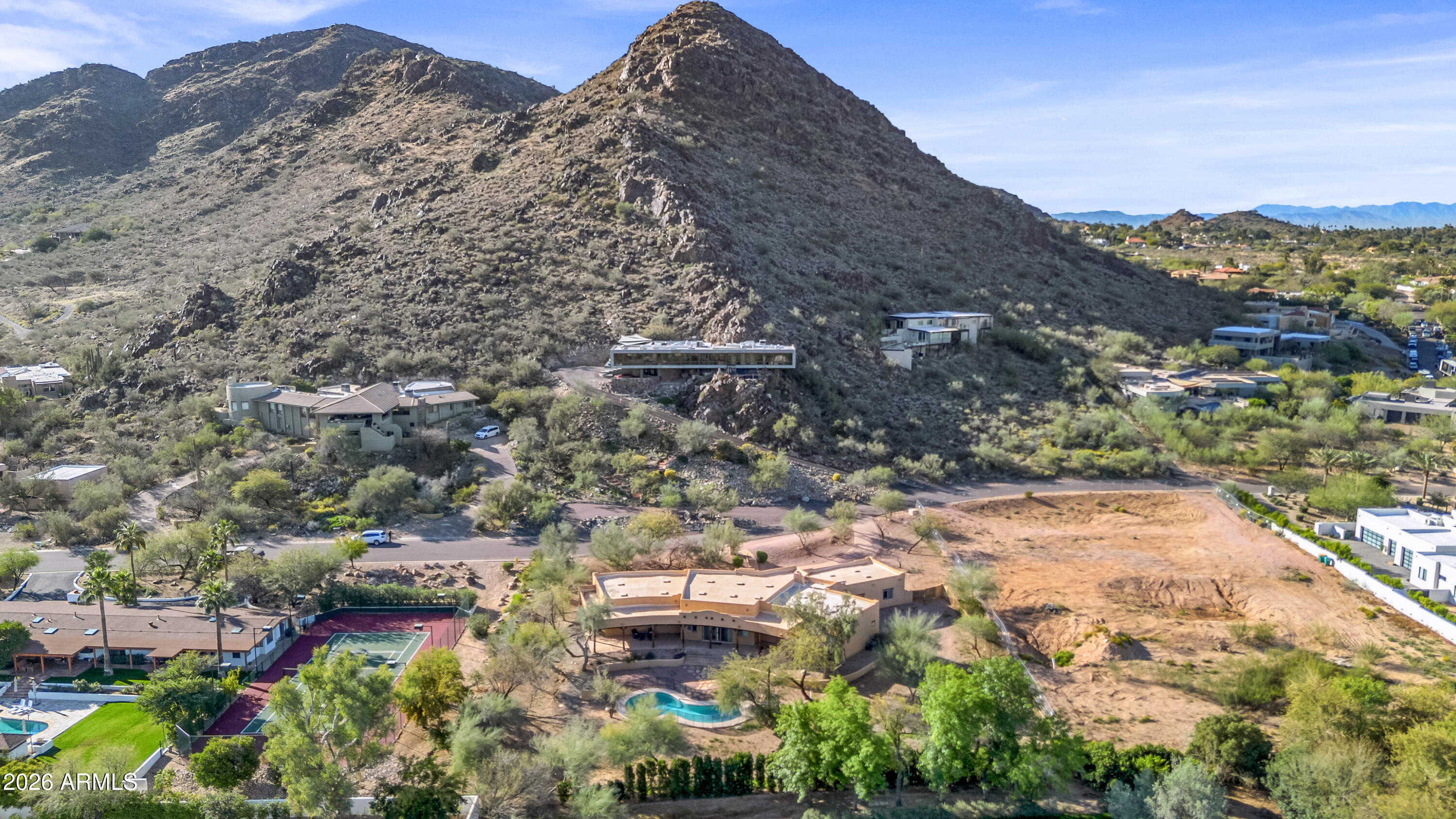 5454 E ROYAL PALM Road 29