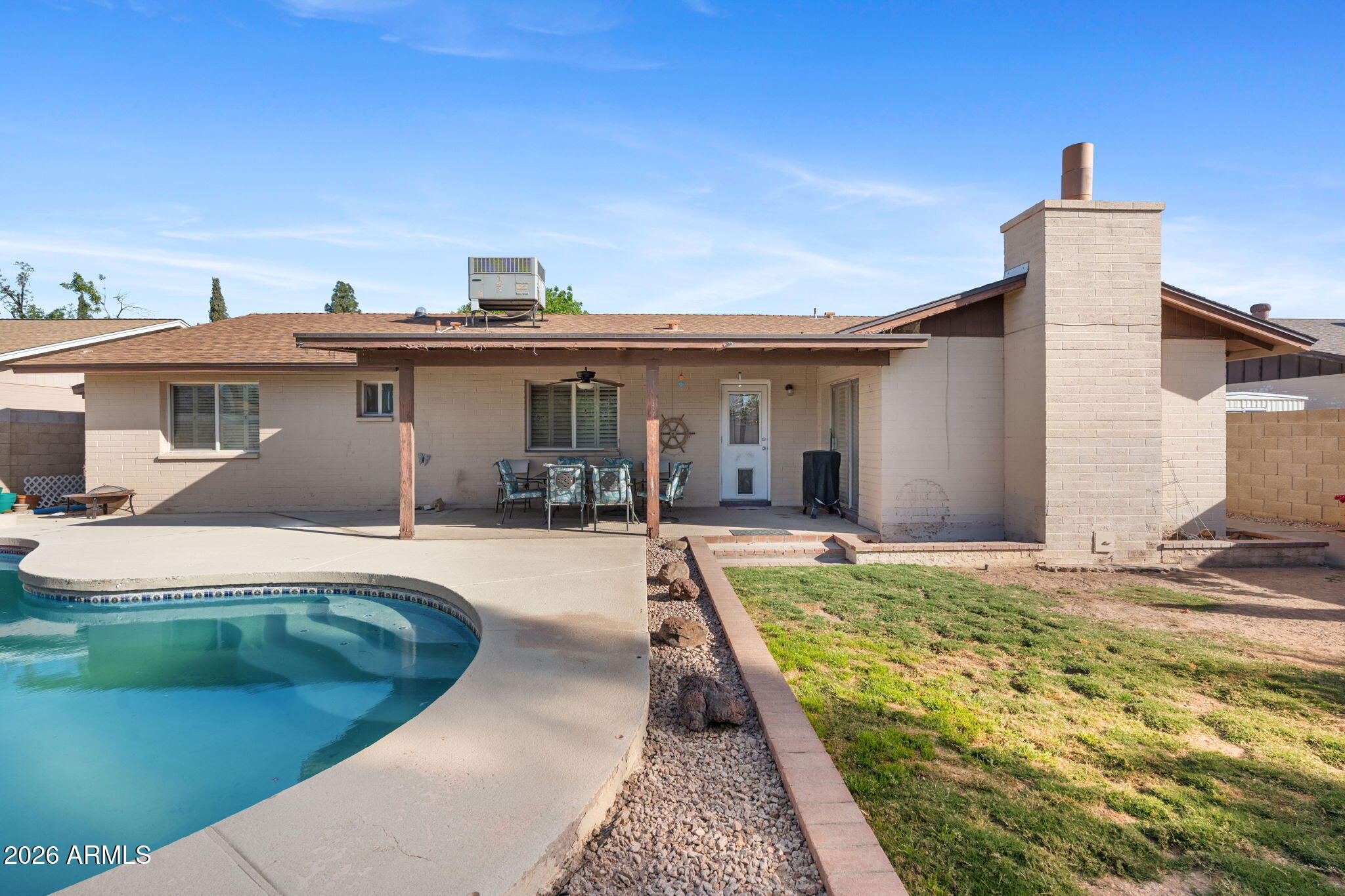 2137 E APOLLO Avenue