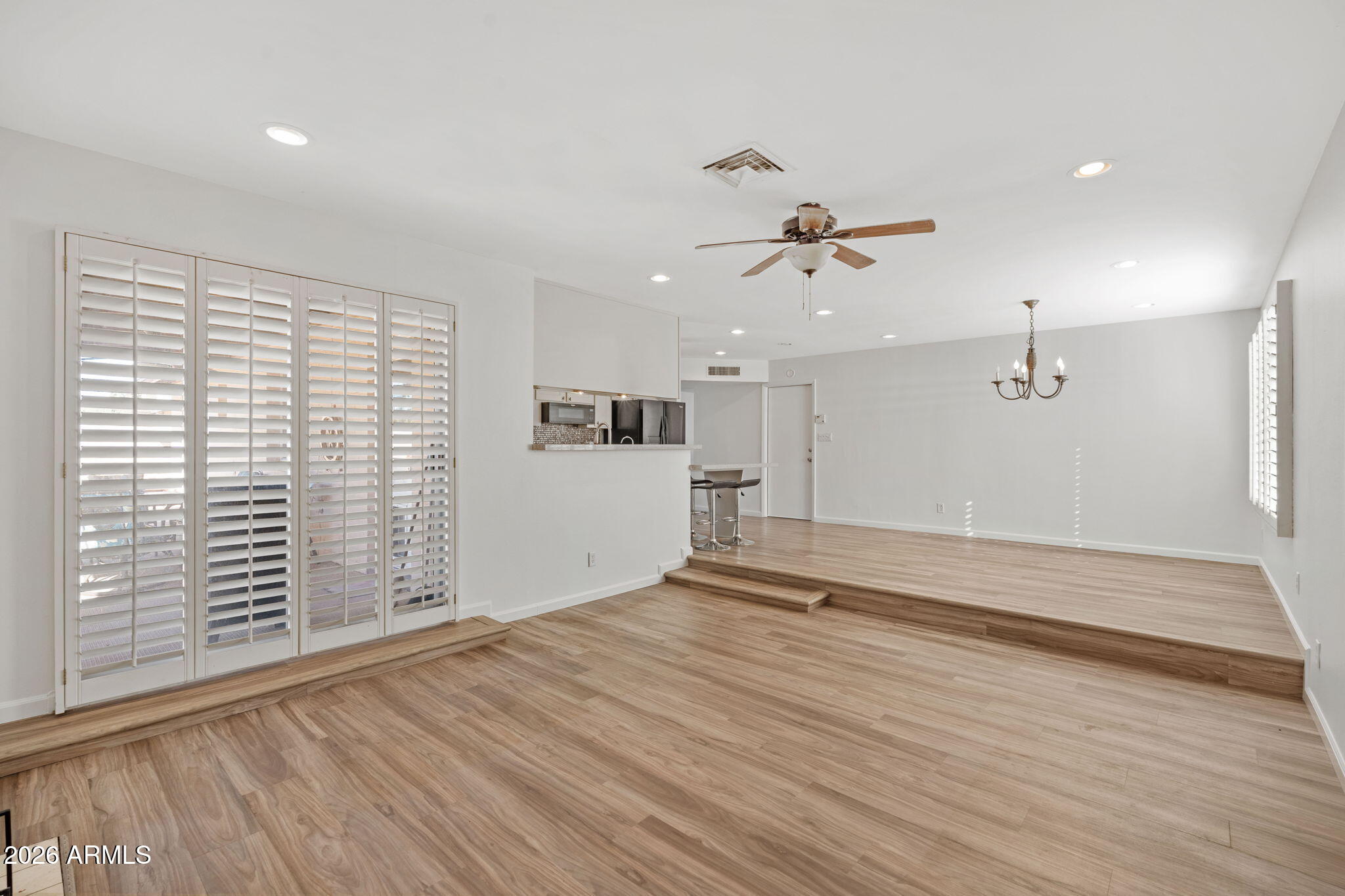 2137 E APOLLO Avenue