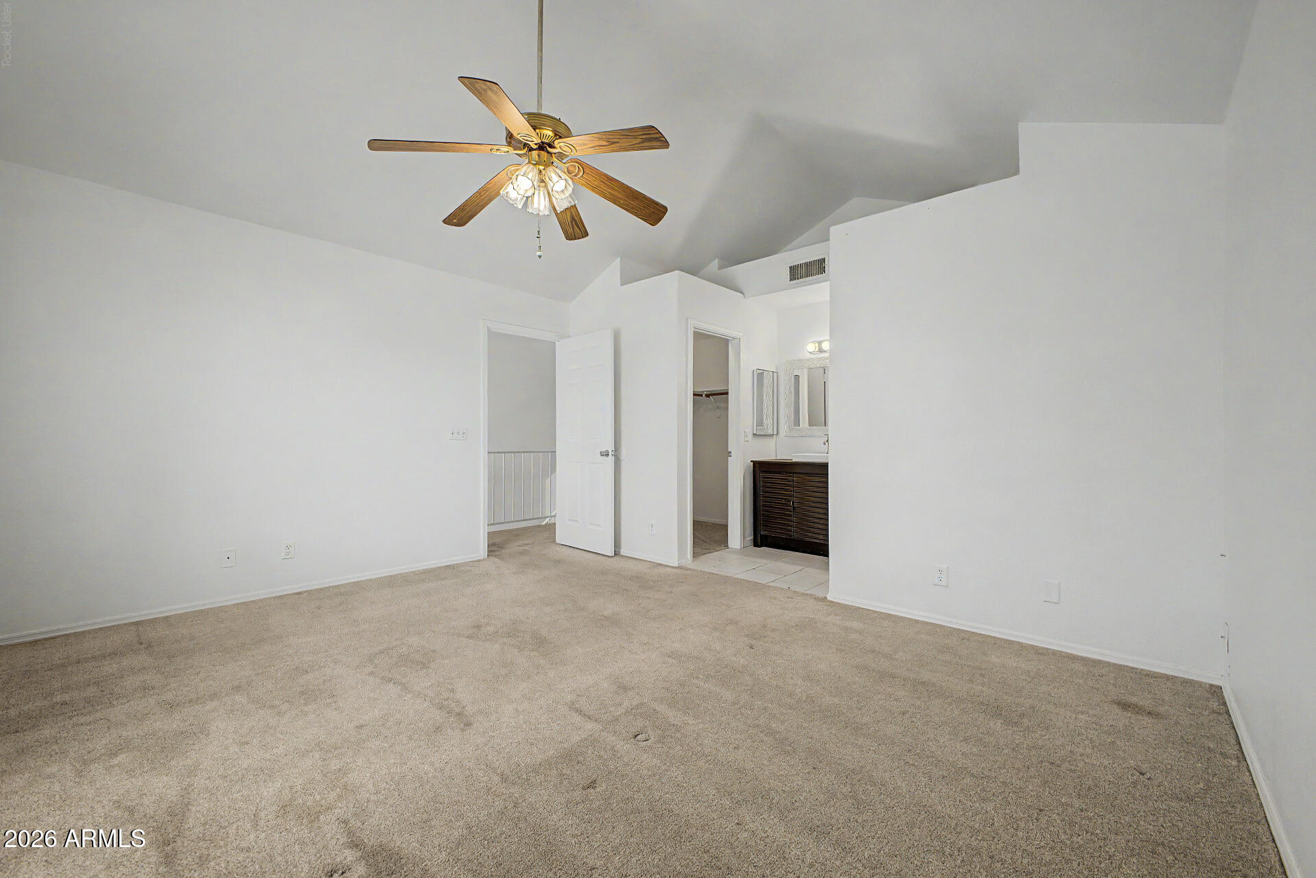 822 W BRADFORD Drive
