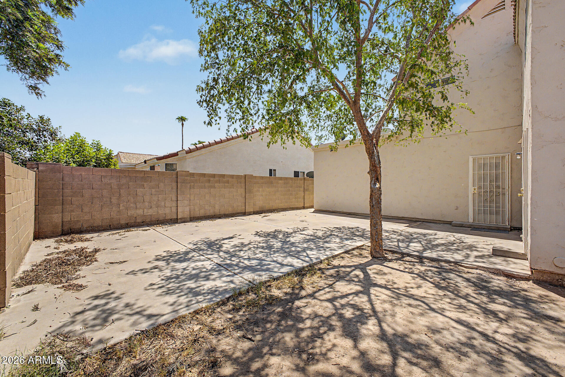 822 W BRADFORD Drive