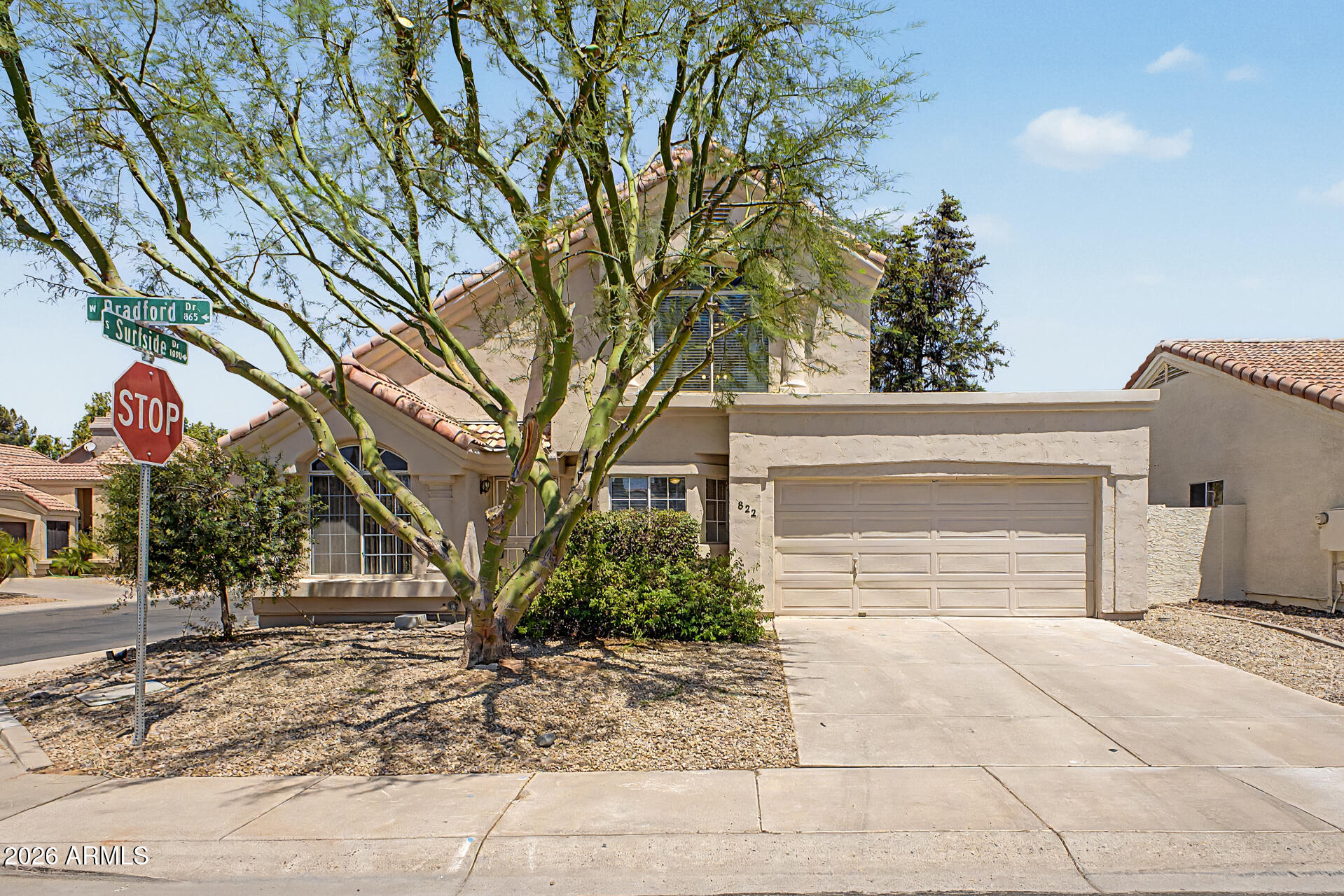 822 W BRADFORD Drive