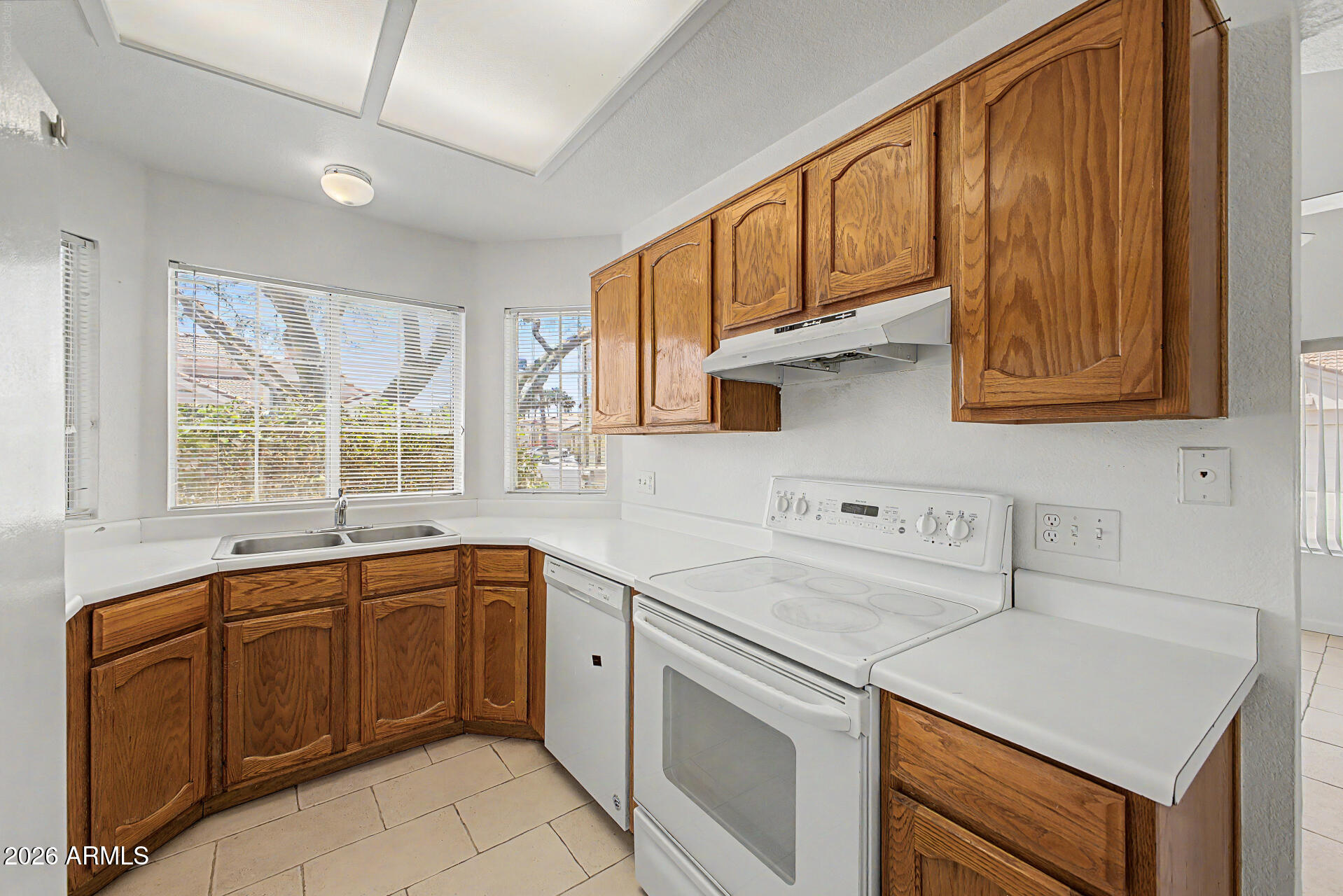 822 W BRADFORD Drive