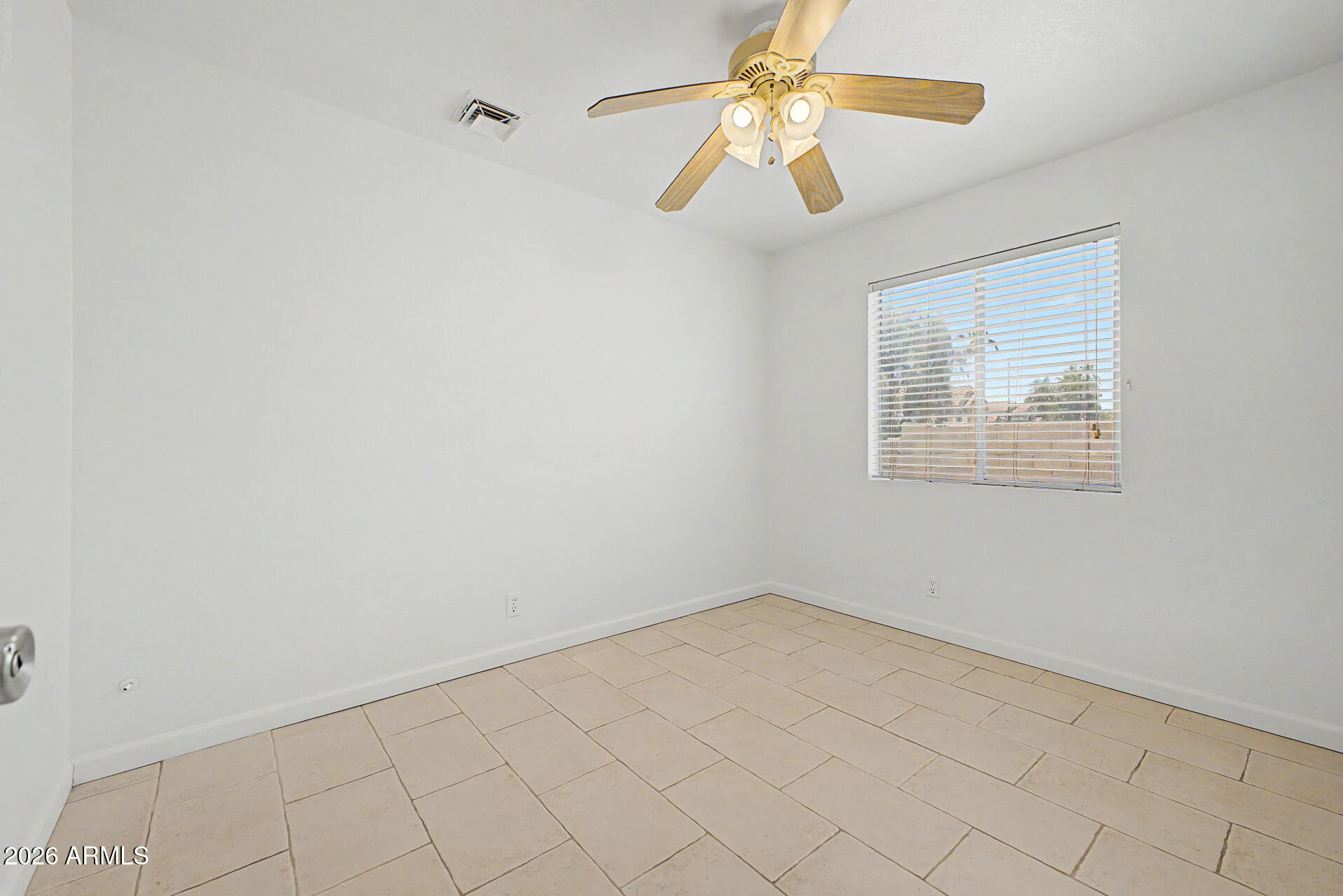 822 W BRADFORD Drive