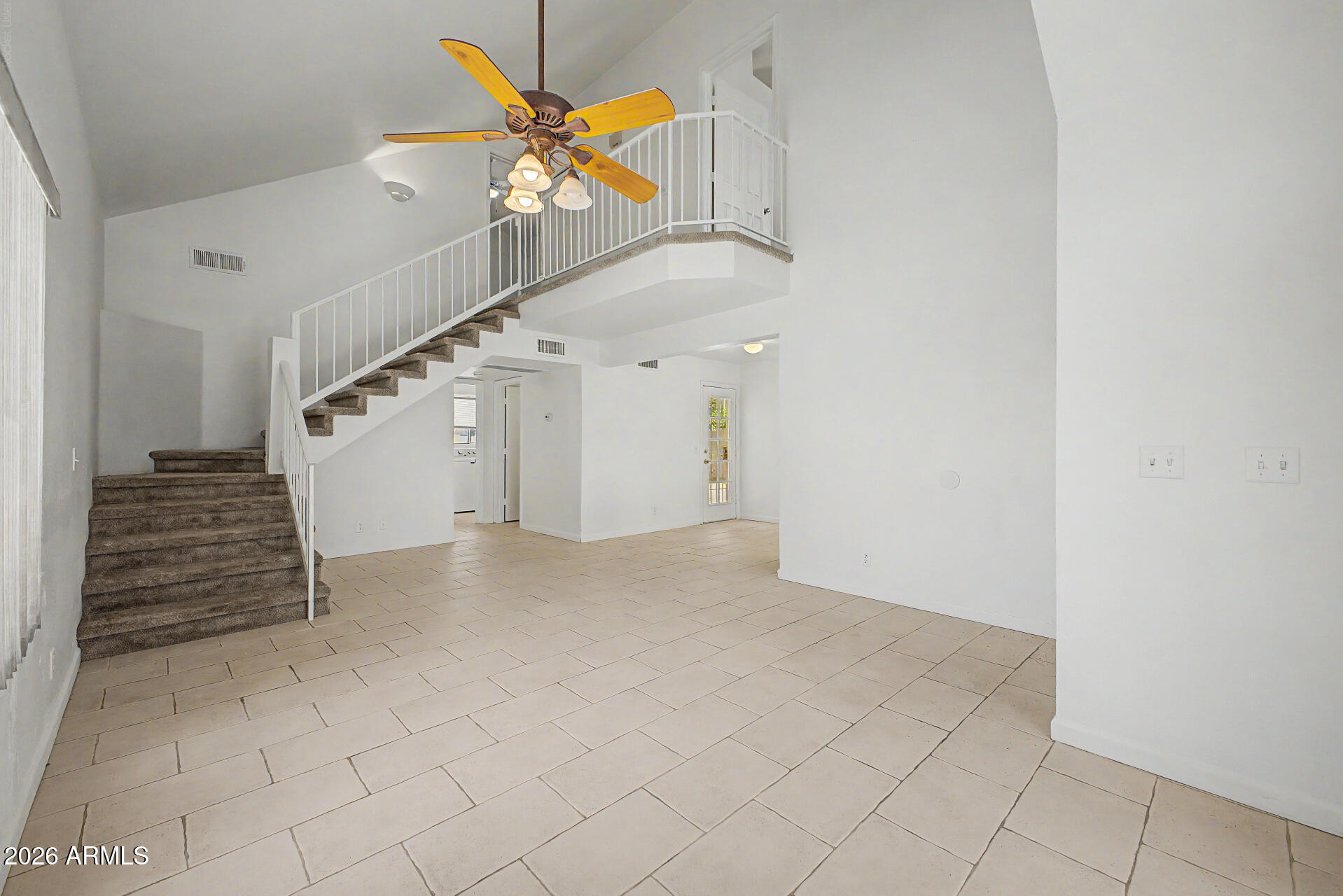 822 W BRADFORD Drive