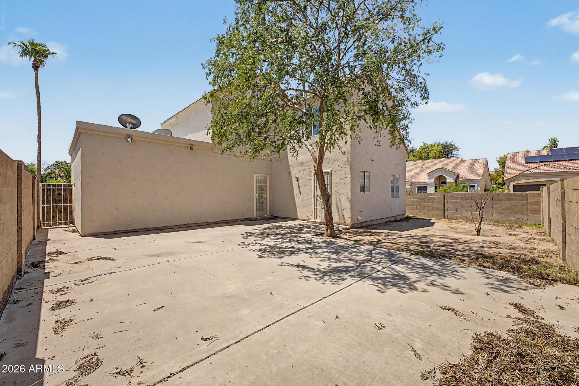 822 W BRADFORD Drive