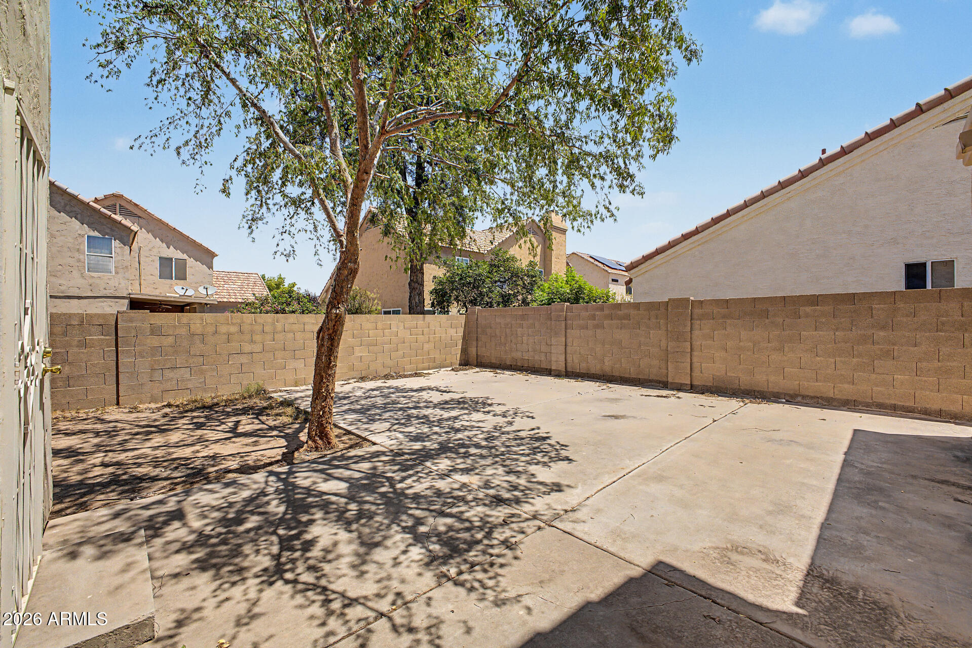 822 W BRADFORD Drive