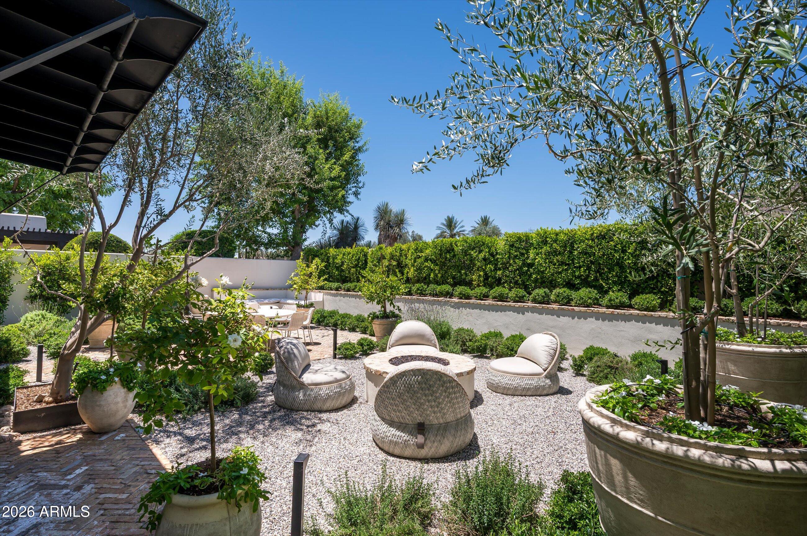 5101 N CASA BLANCA Drive 305