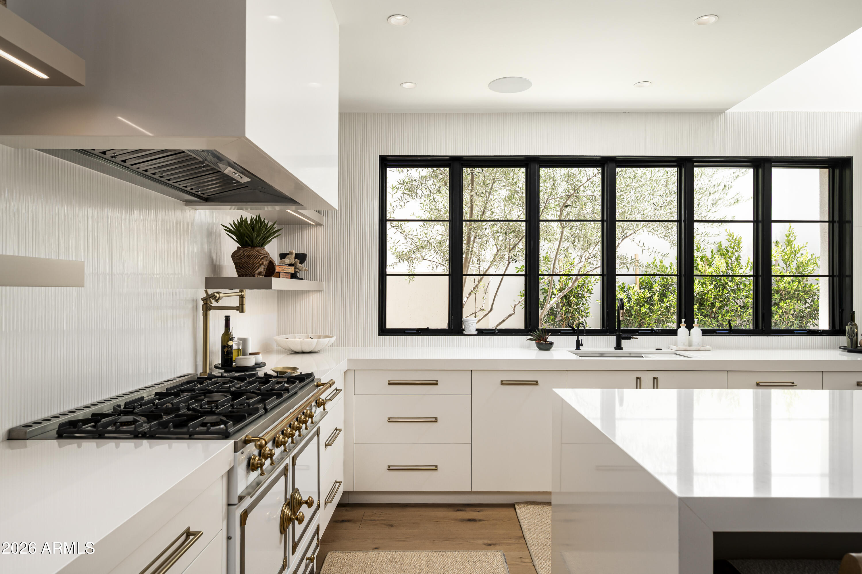 5101 N CASA BLANCA Drive 305