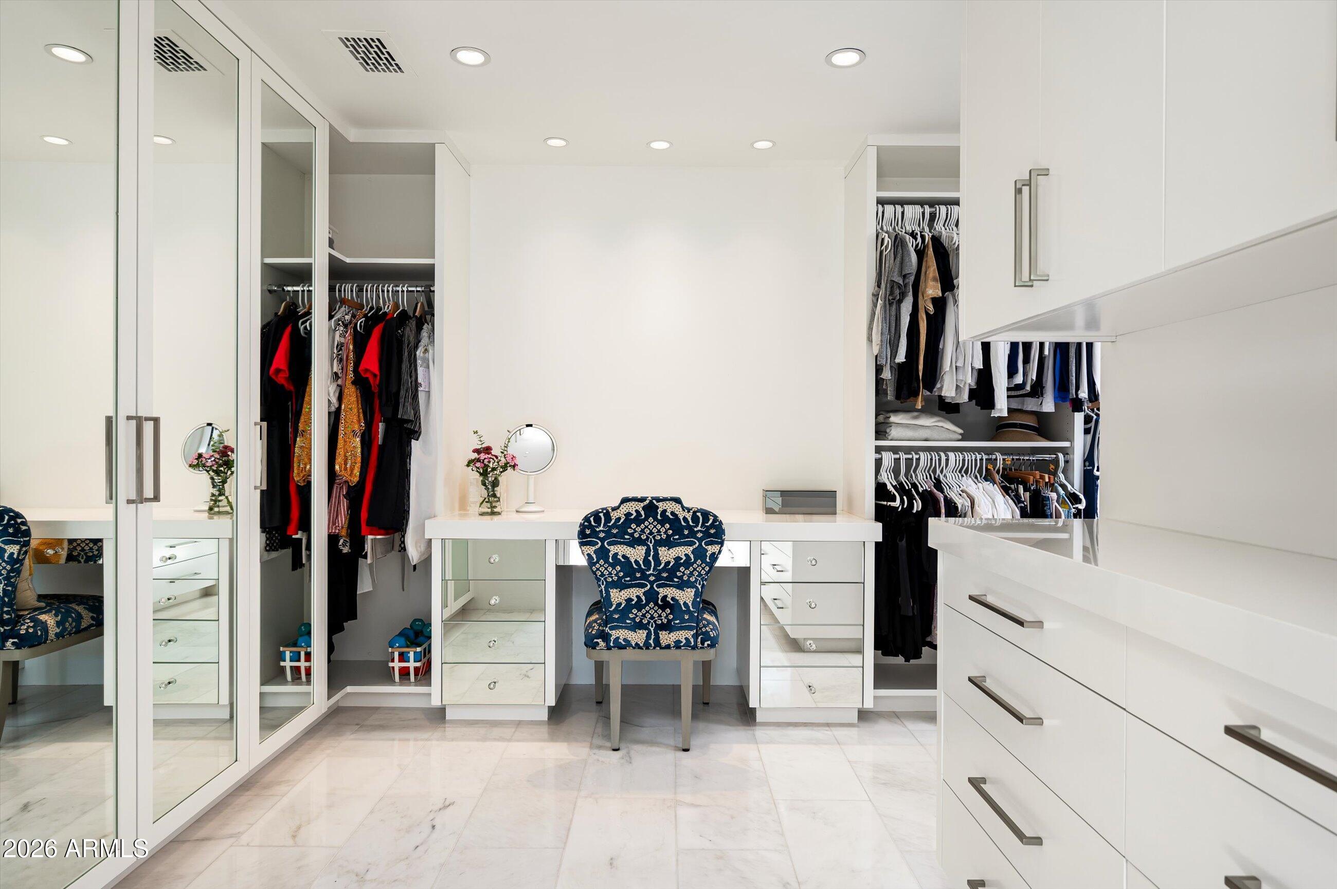 5101 N CASA BLANCA Drive 305