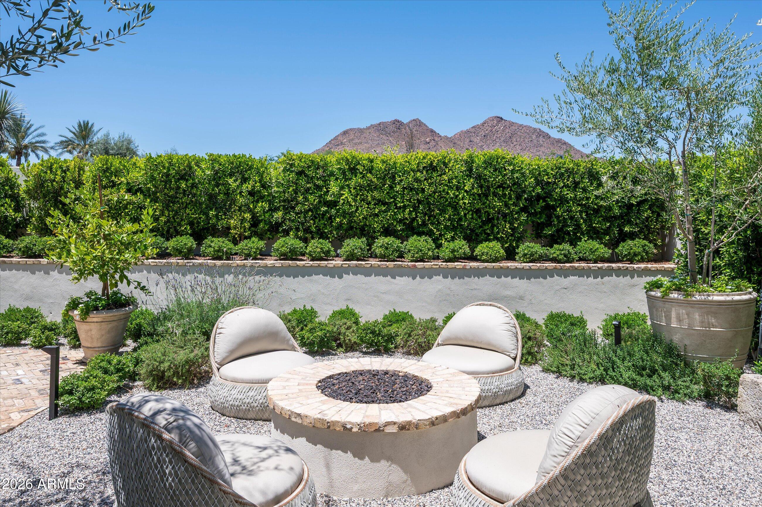 5101 N CASA BLANCA Drive 305