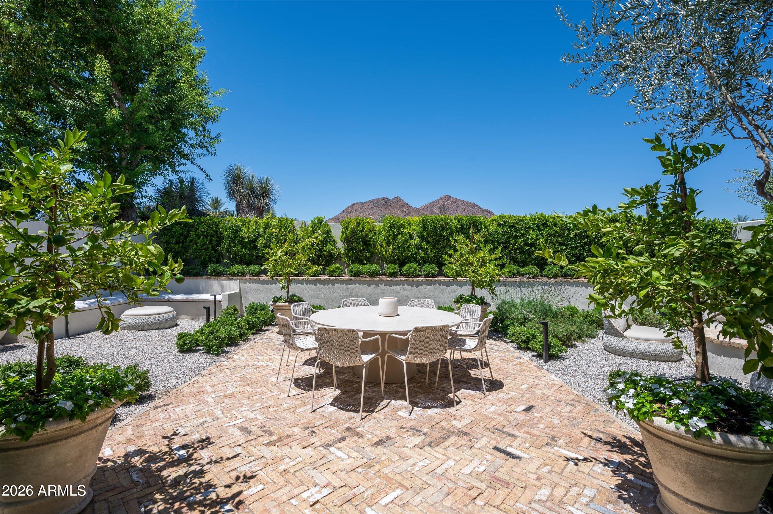 5101 N CASA BLANCA Drive 305