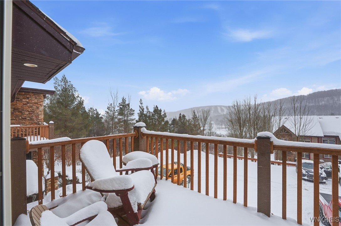 8 Mountain View - Upper