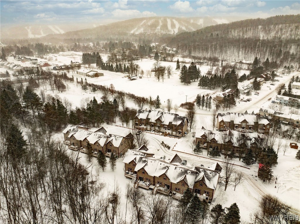 8 Mountain View - Upper