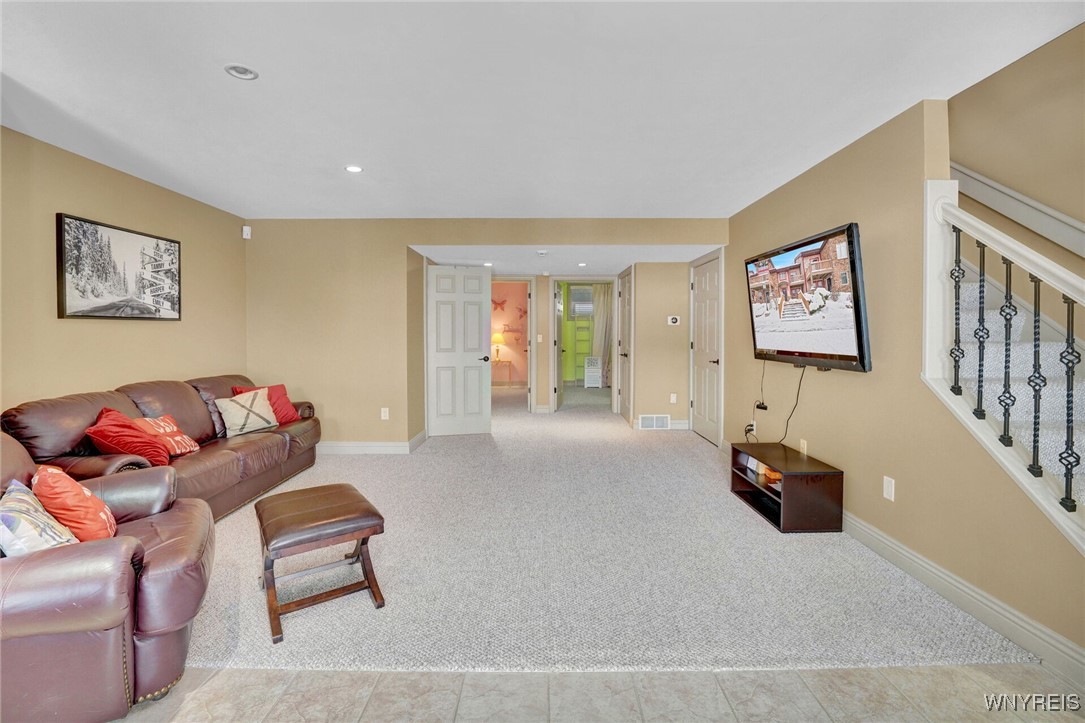 8 Mountain View - Upper