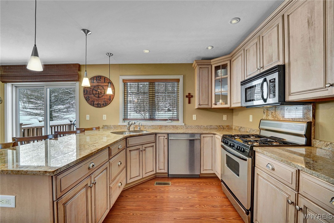 8 Mountain View - Upper