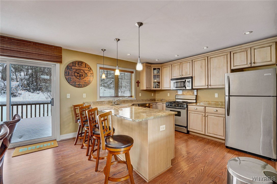 8 Mountain View - Upper