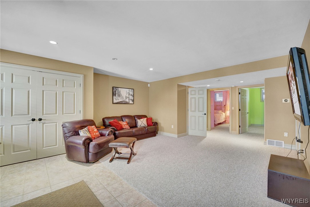 8 Mountain View - Upper