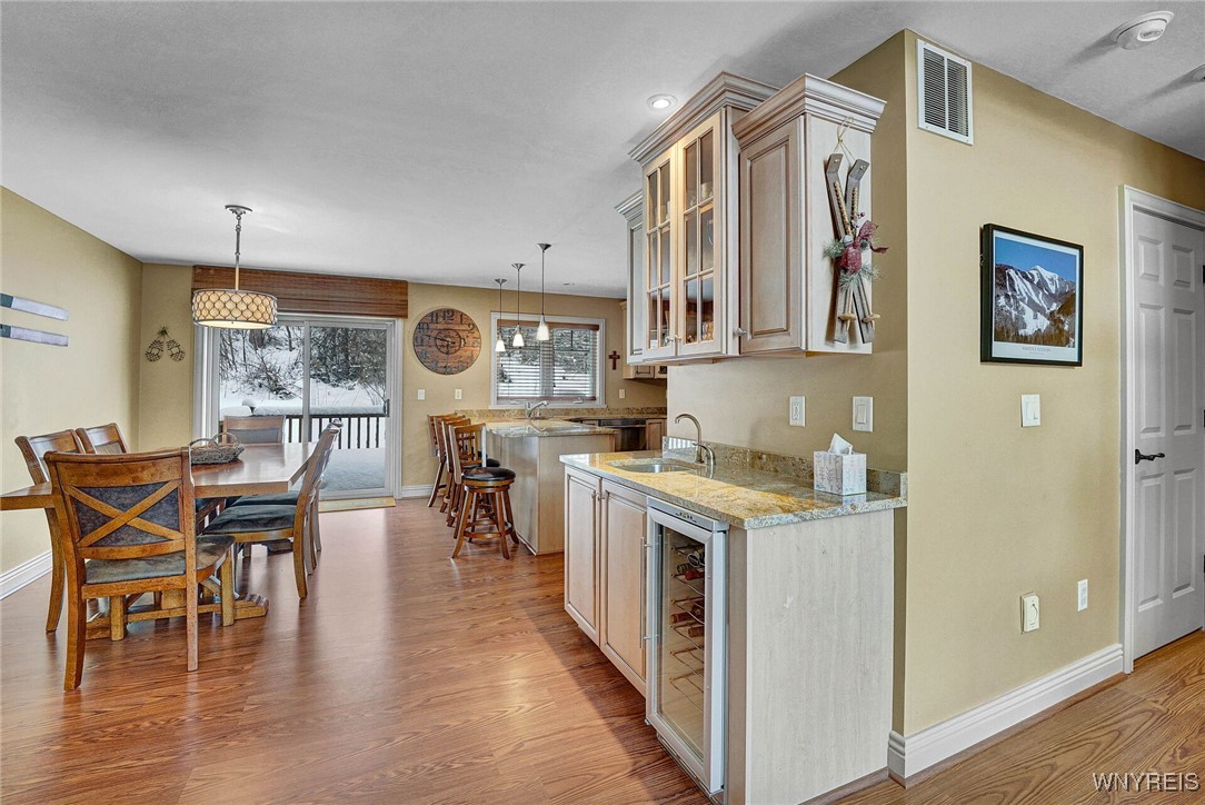 8 Mountain View - Upper