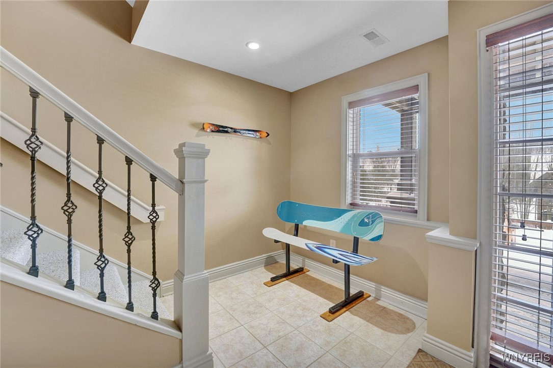 8 Mountain View - Upper