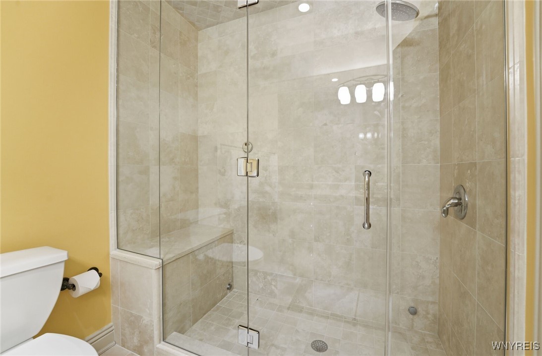 8 Mountain View - Upper