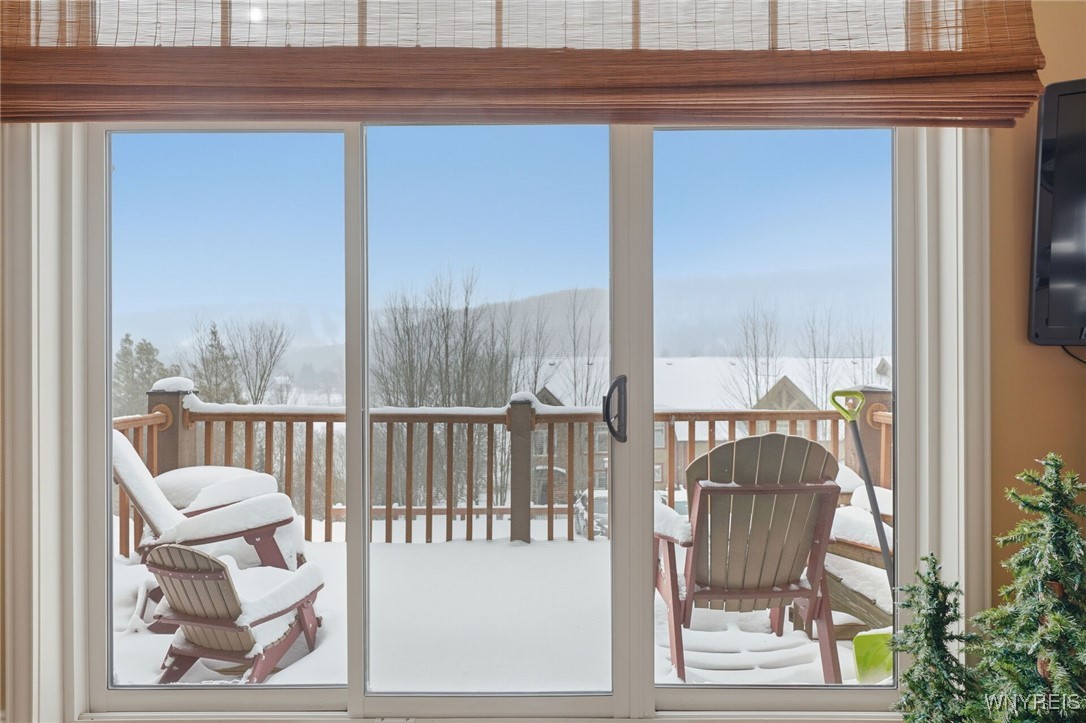 8 Mountain View - Upper