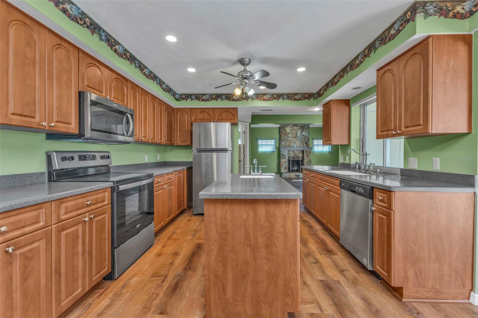 4107 ROCK CREEK DR