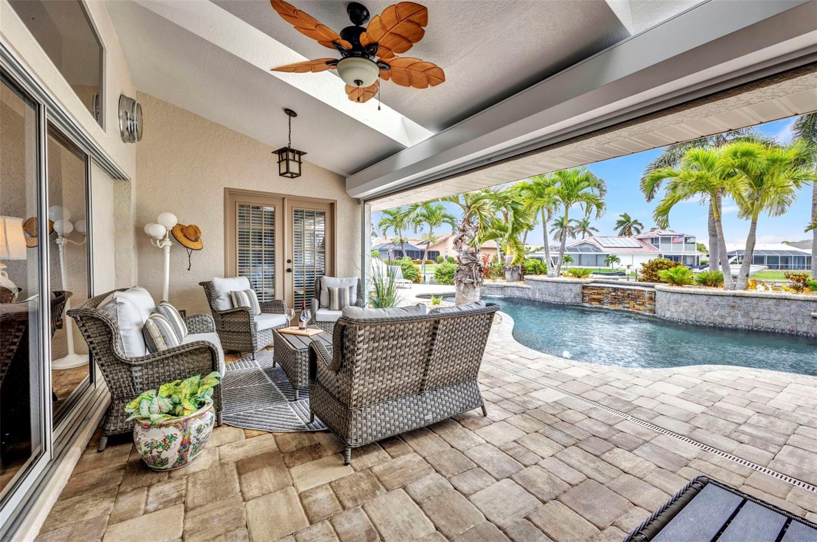 250 FREEPORT CT