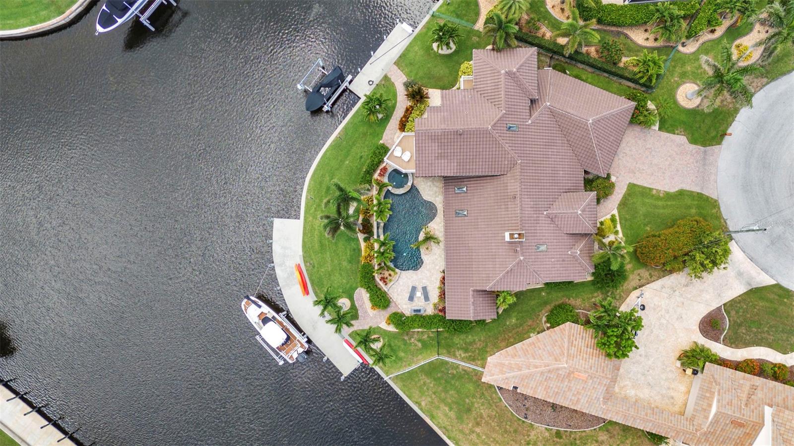 250 FREEPORT CT