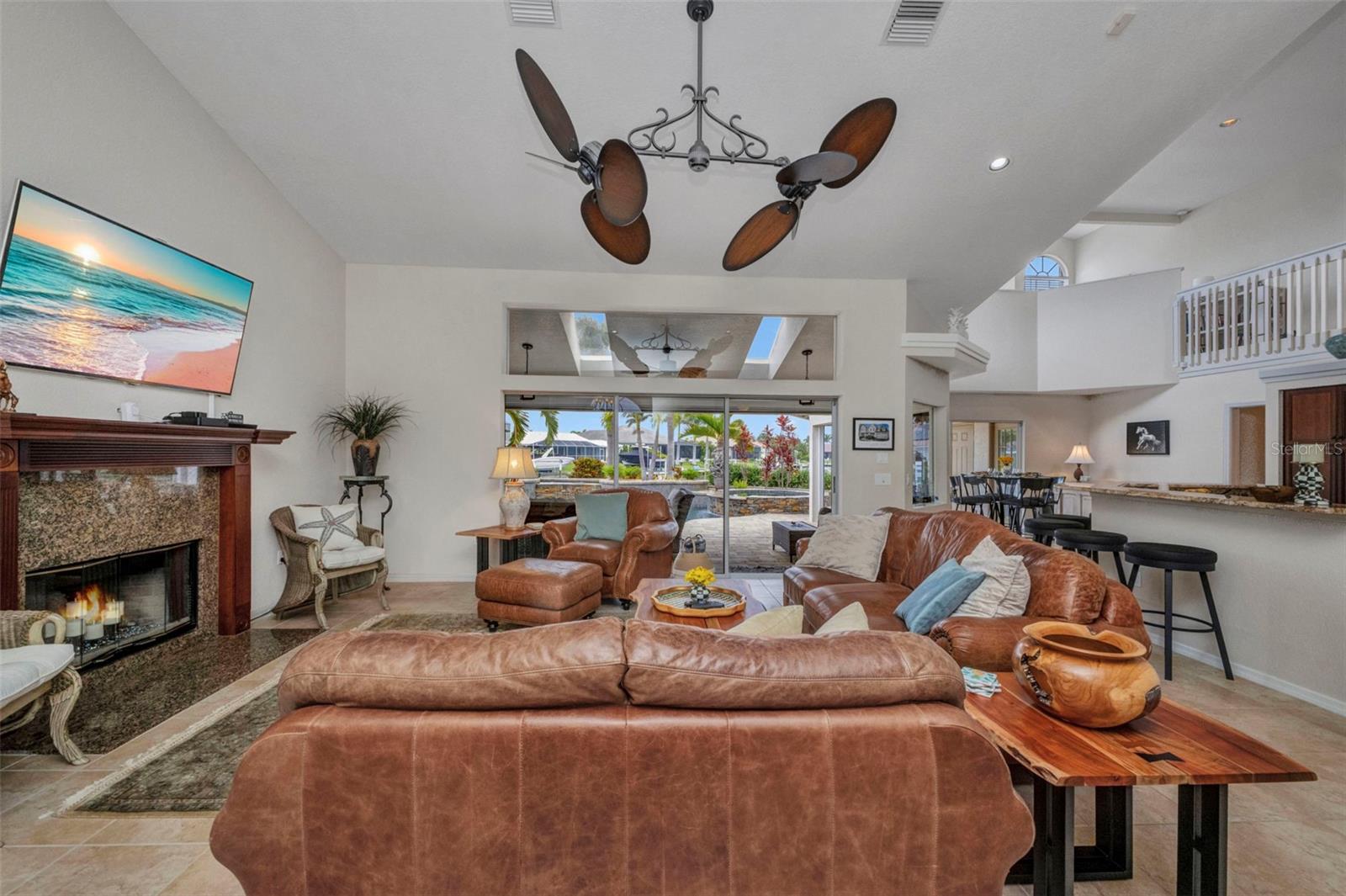 250 FREEPORT CT