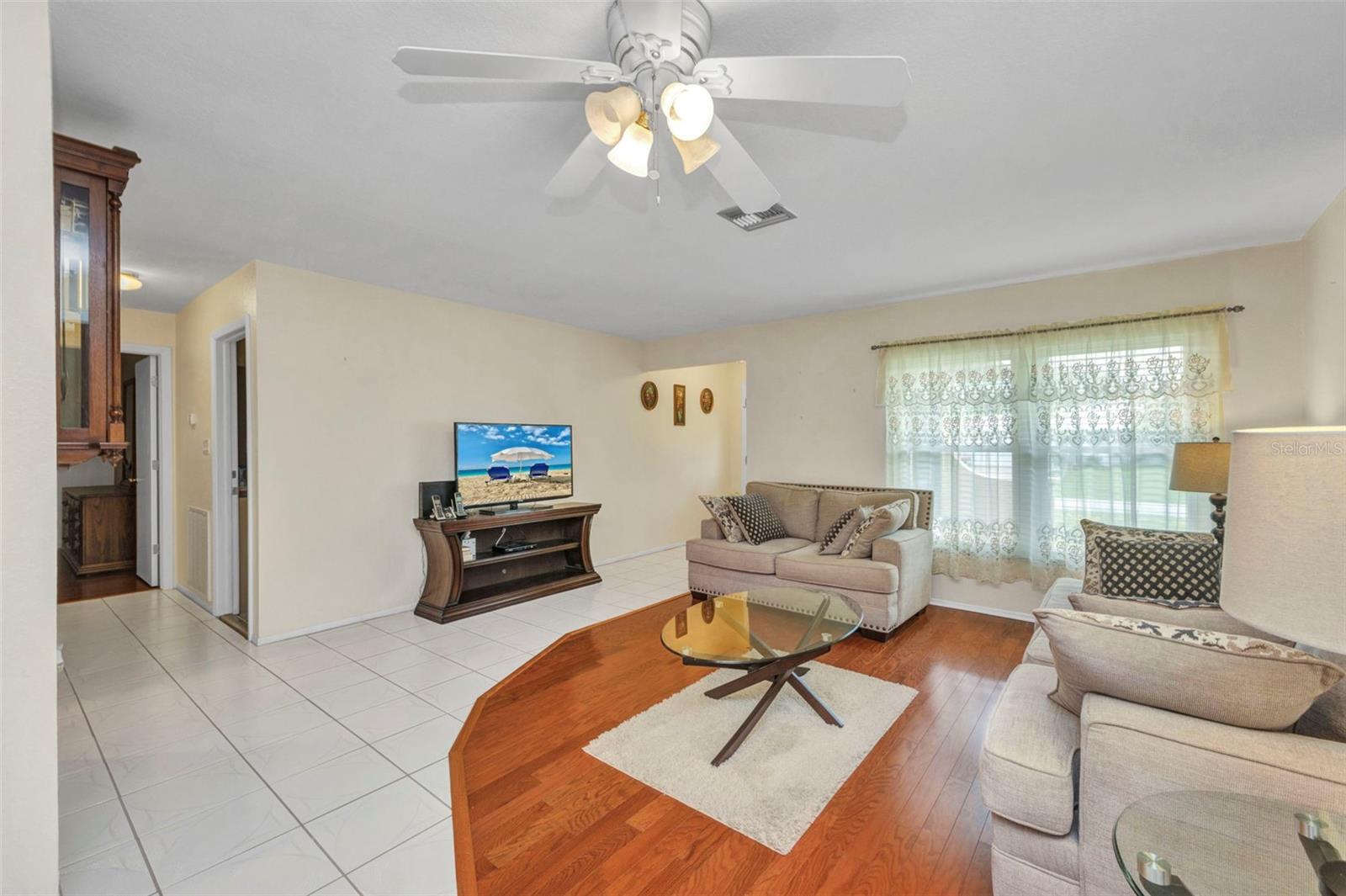 2201 HYATT DR
