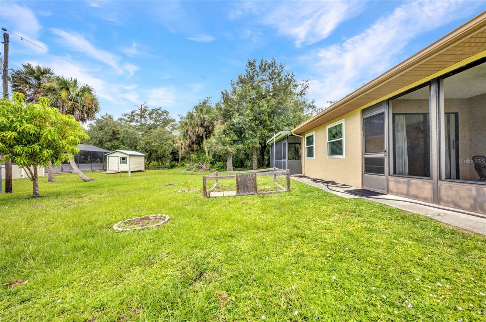 2201 HYATT DR