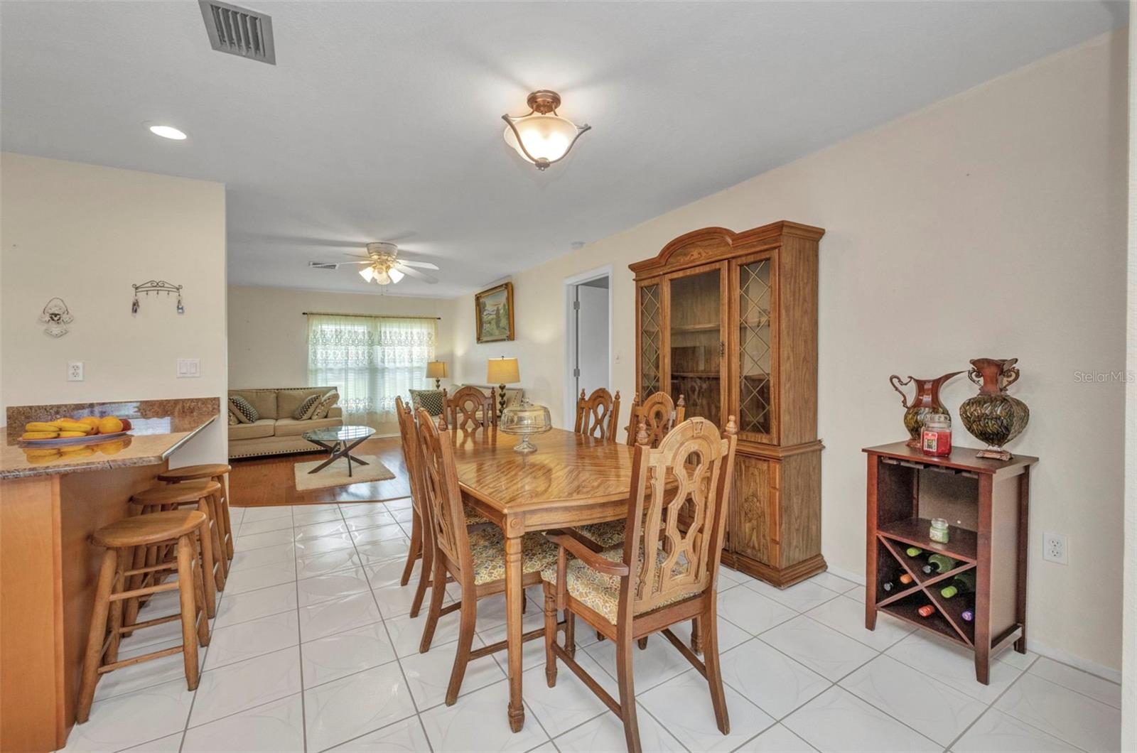 2201 HYATT DR