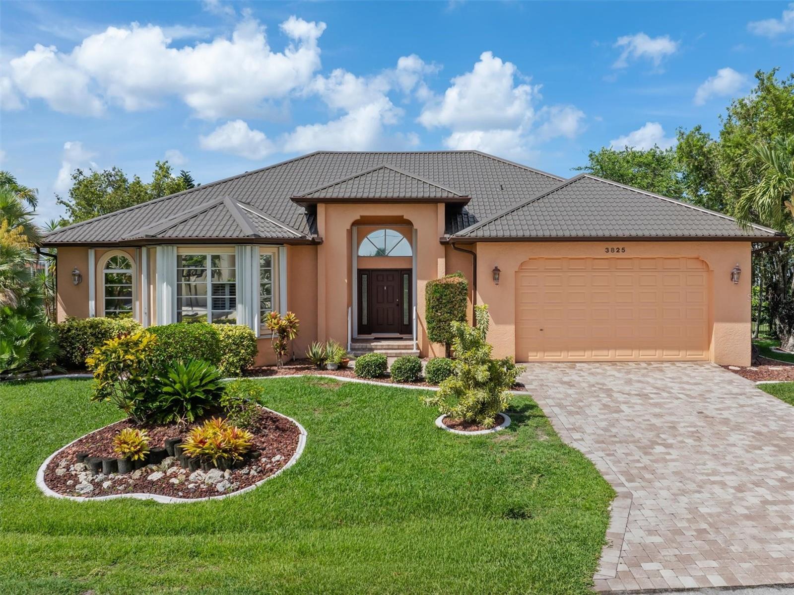 3825 BORDEAUX DR