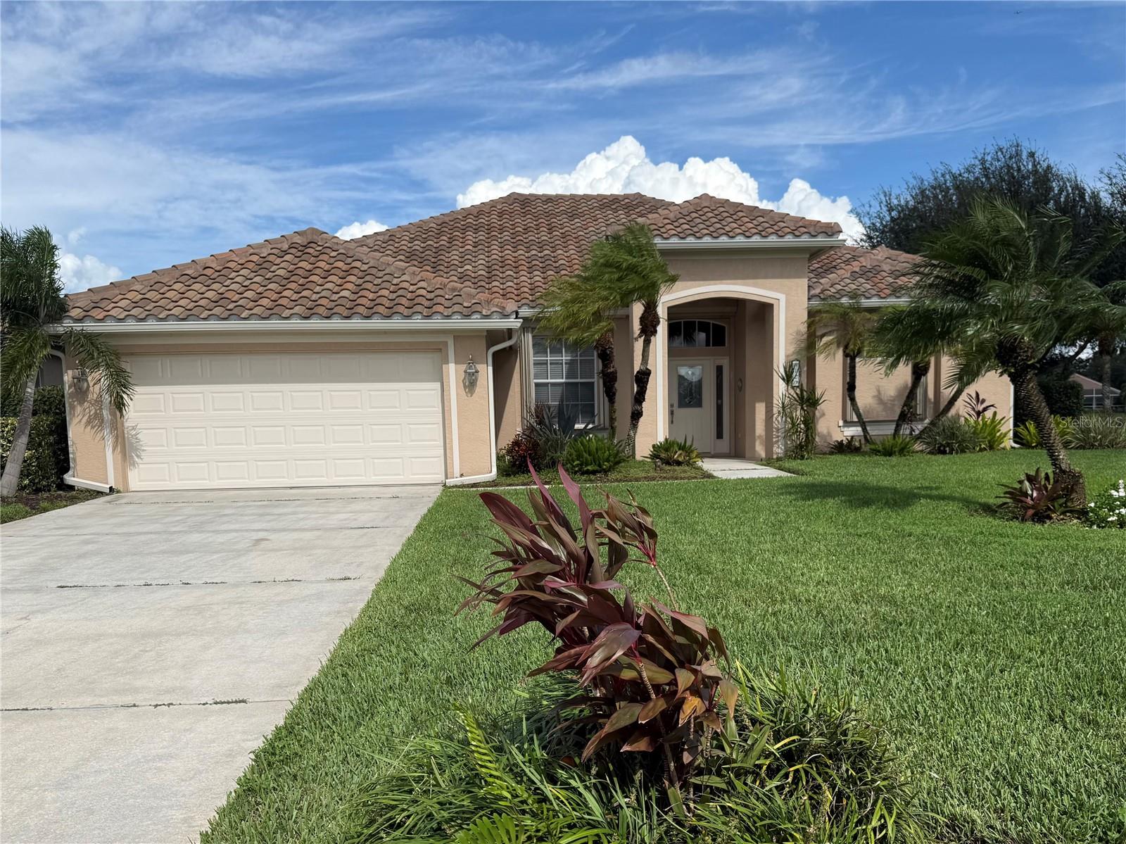 4120 LAKES CT