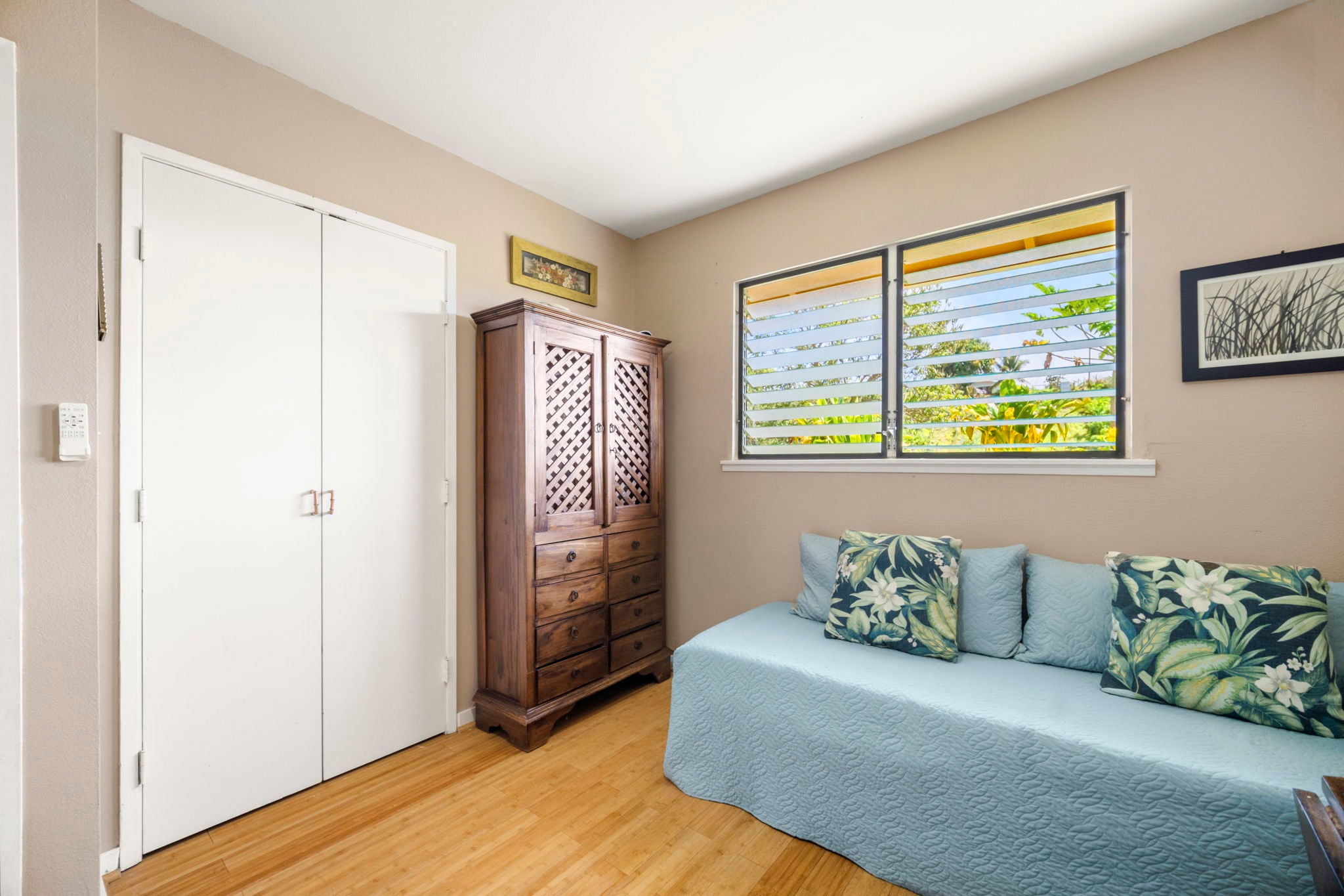 4911 ALIALI RD 0002
