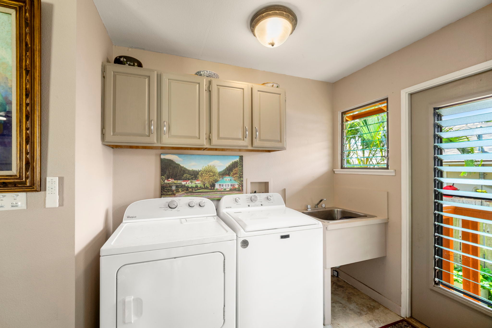 4911 ALIALI RD 0002