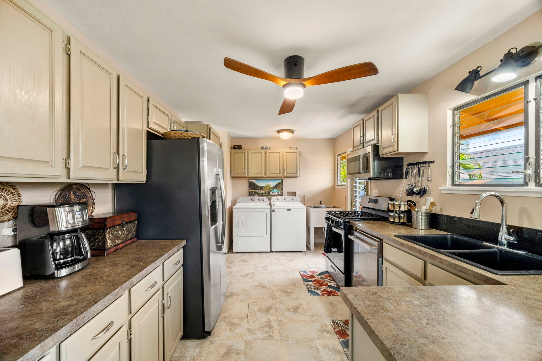 4911 ALIALI RD 0002