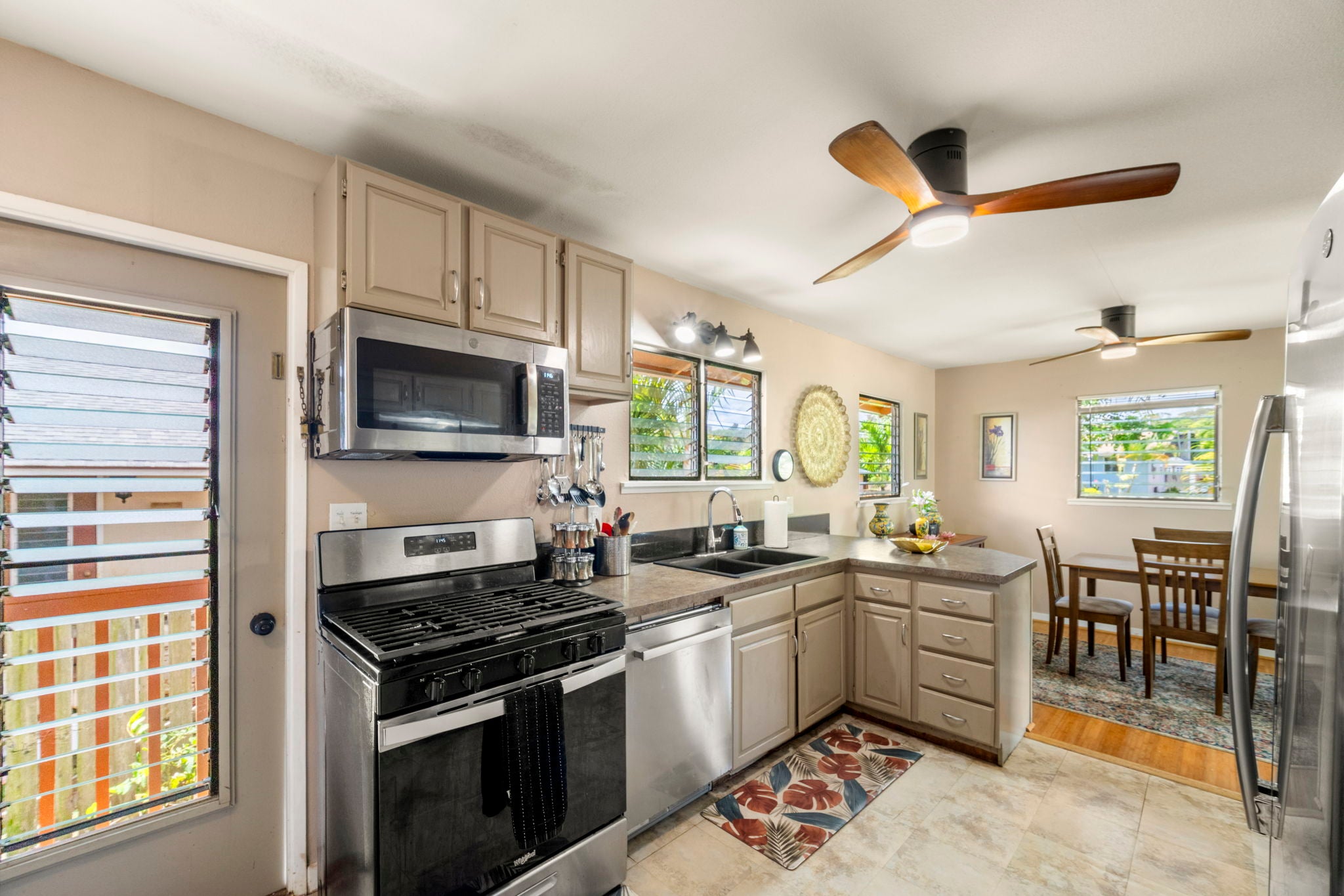 4911 ALIALI RD 0002