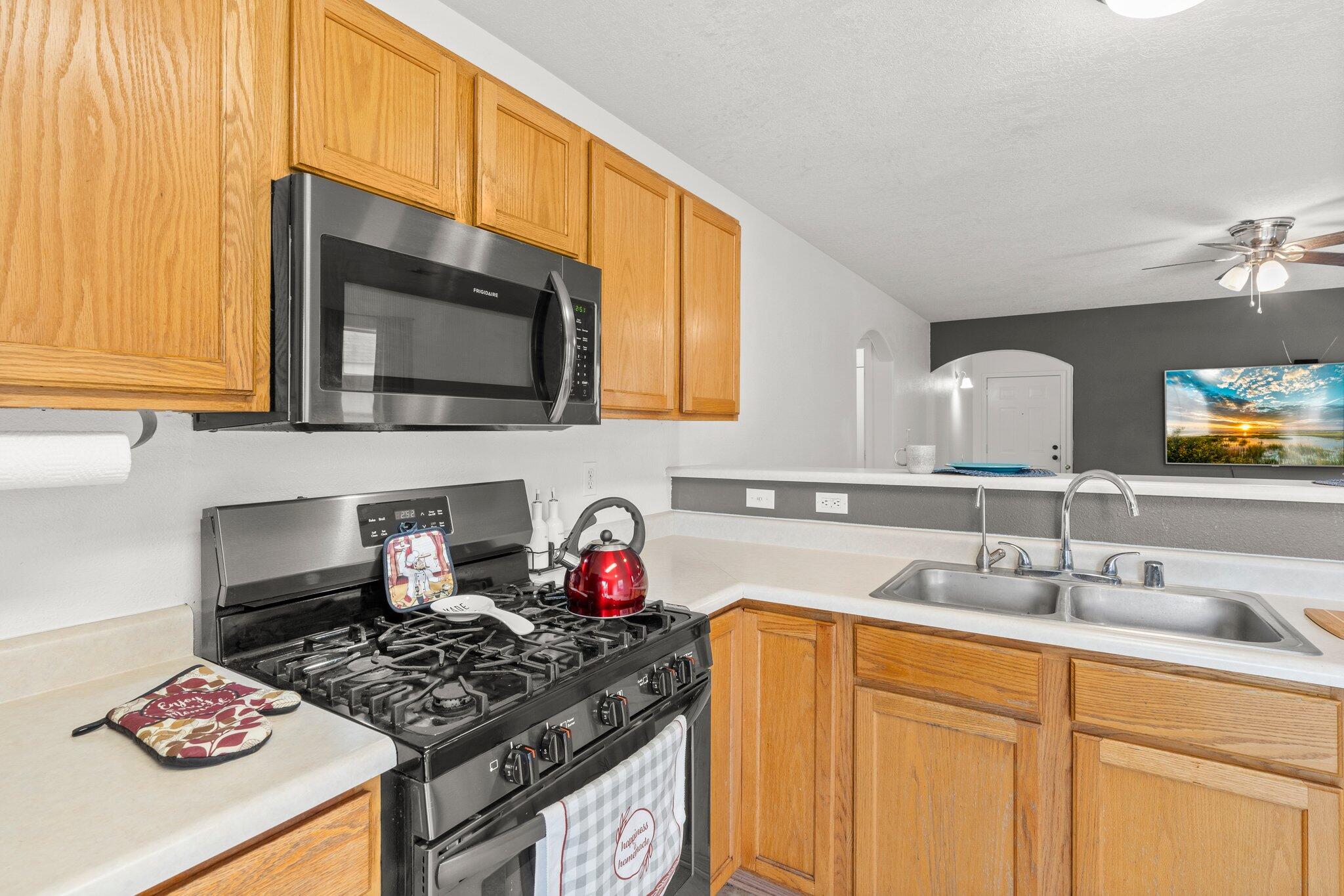 5932 Sleepy Nights Road NW