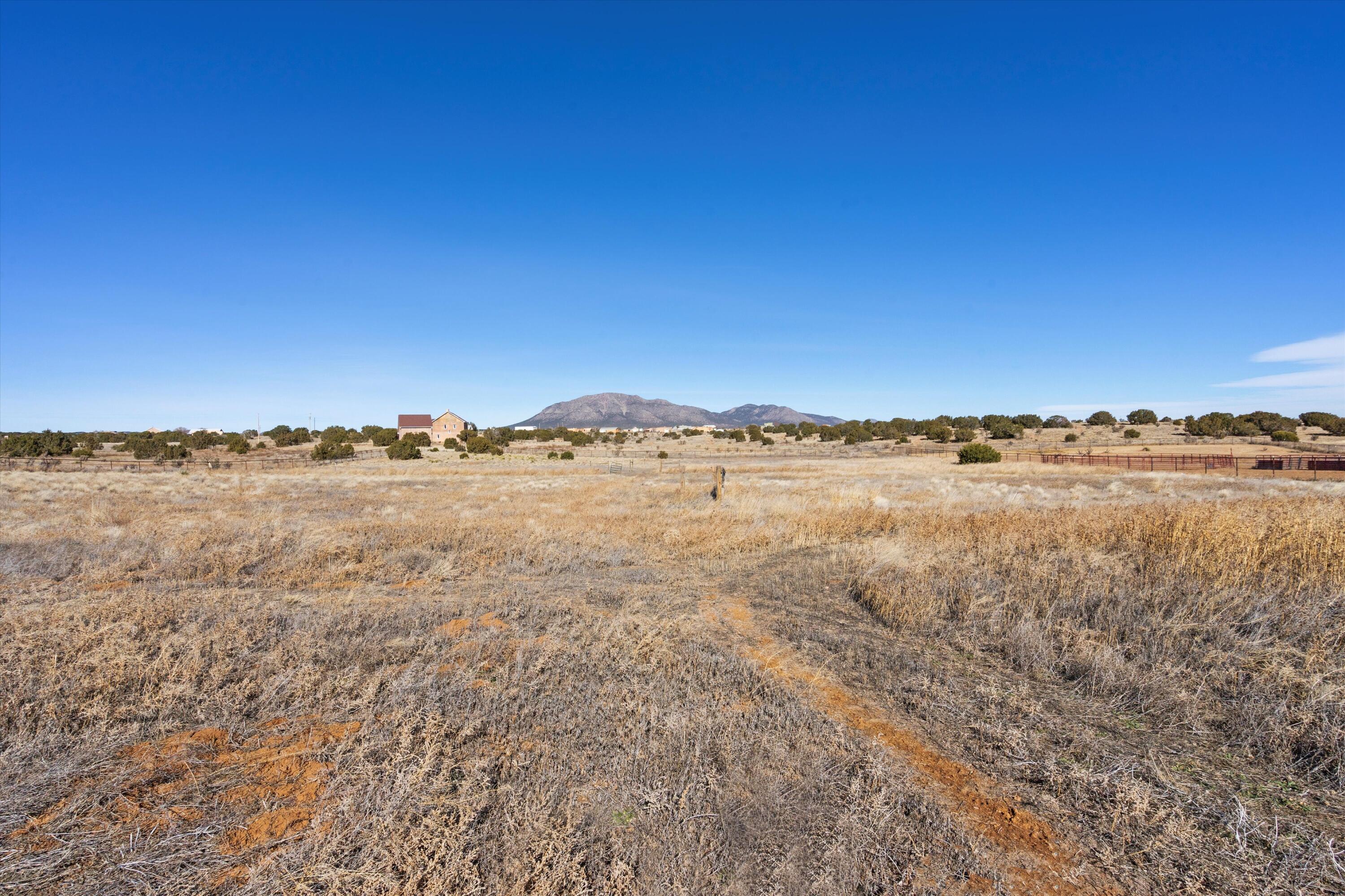 95 W Hill Ranch Road