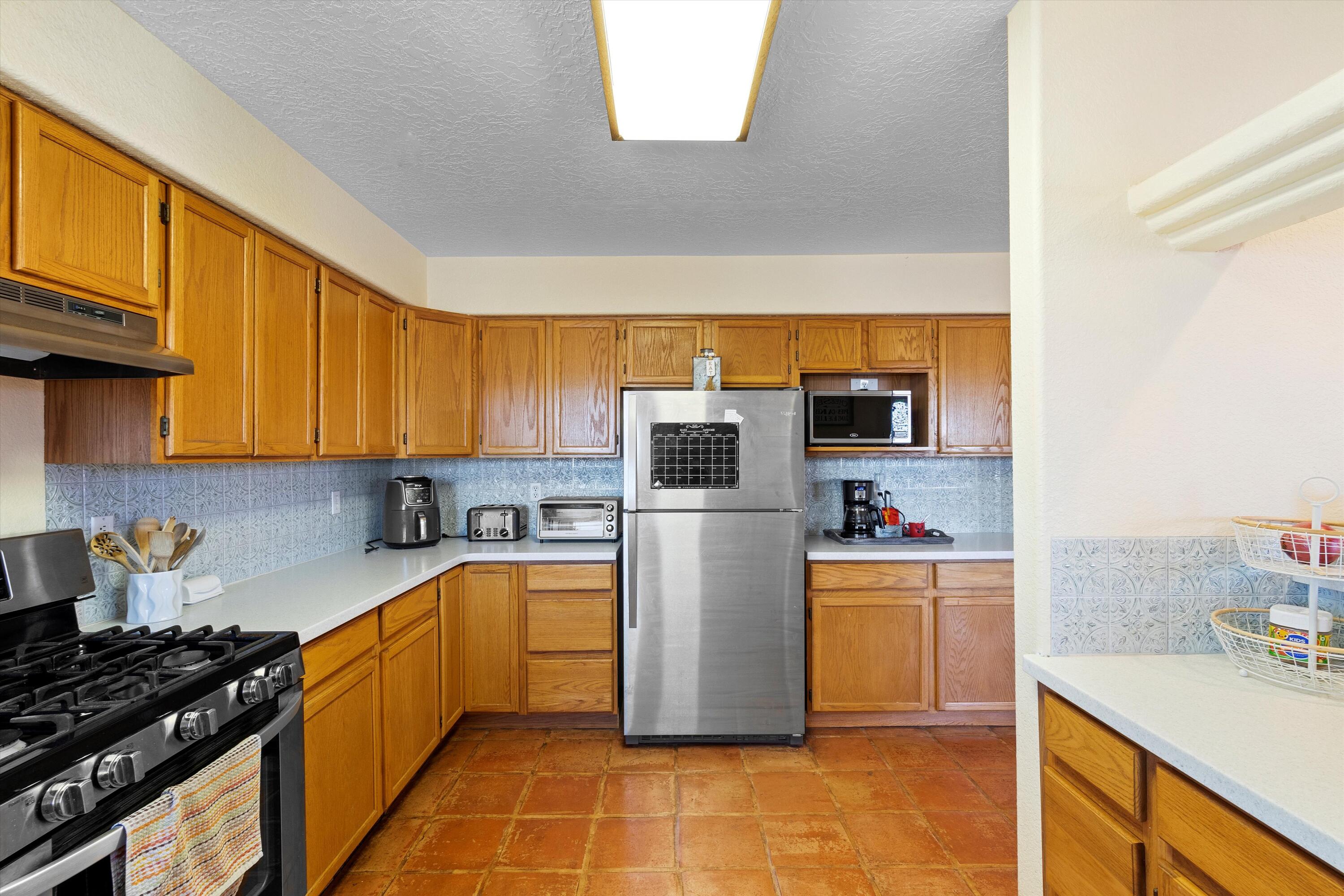 95 W Hill Ranch Road