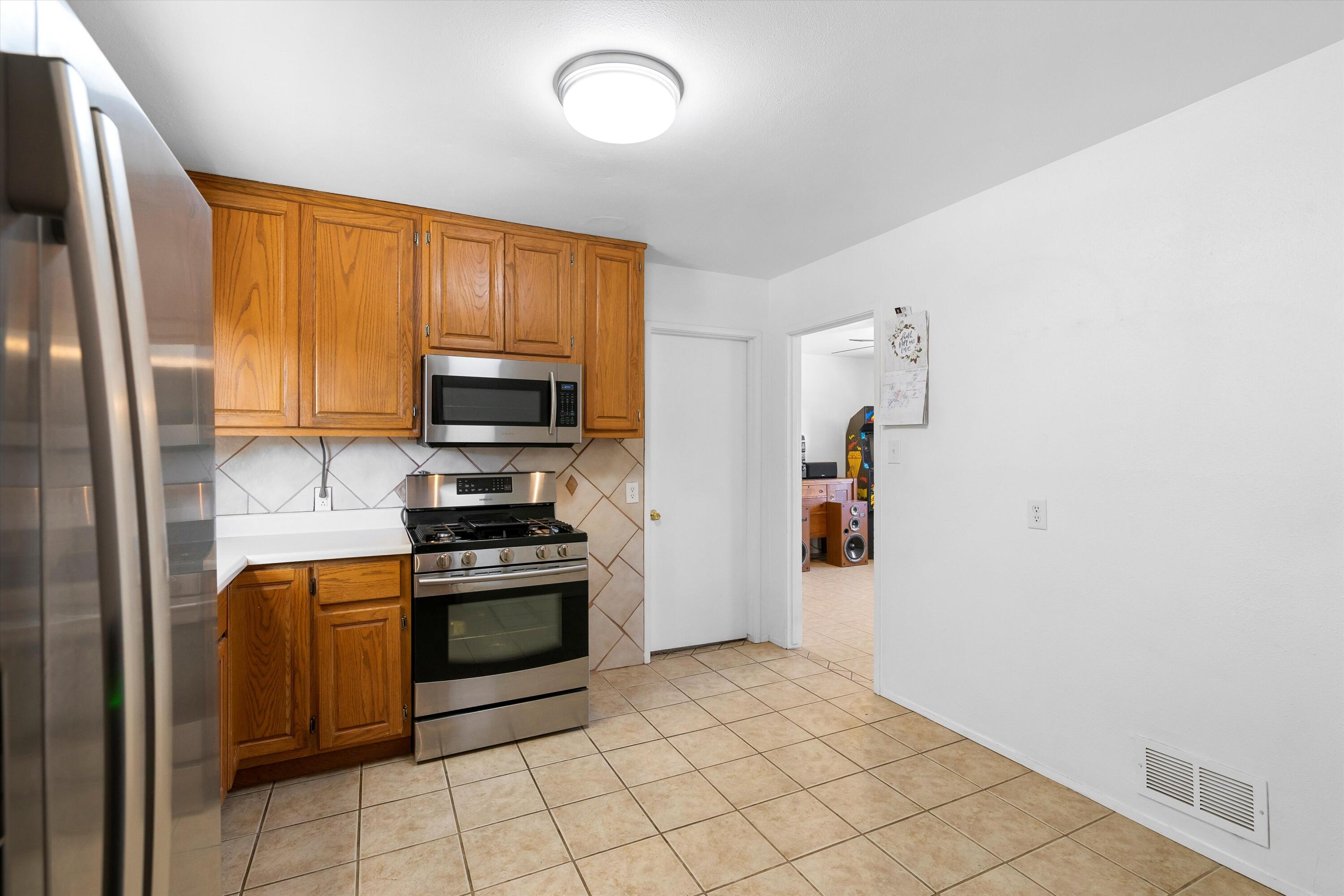 3225 Ortiz Drive NE