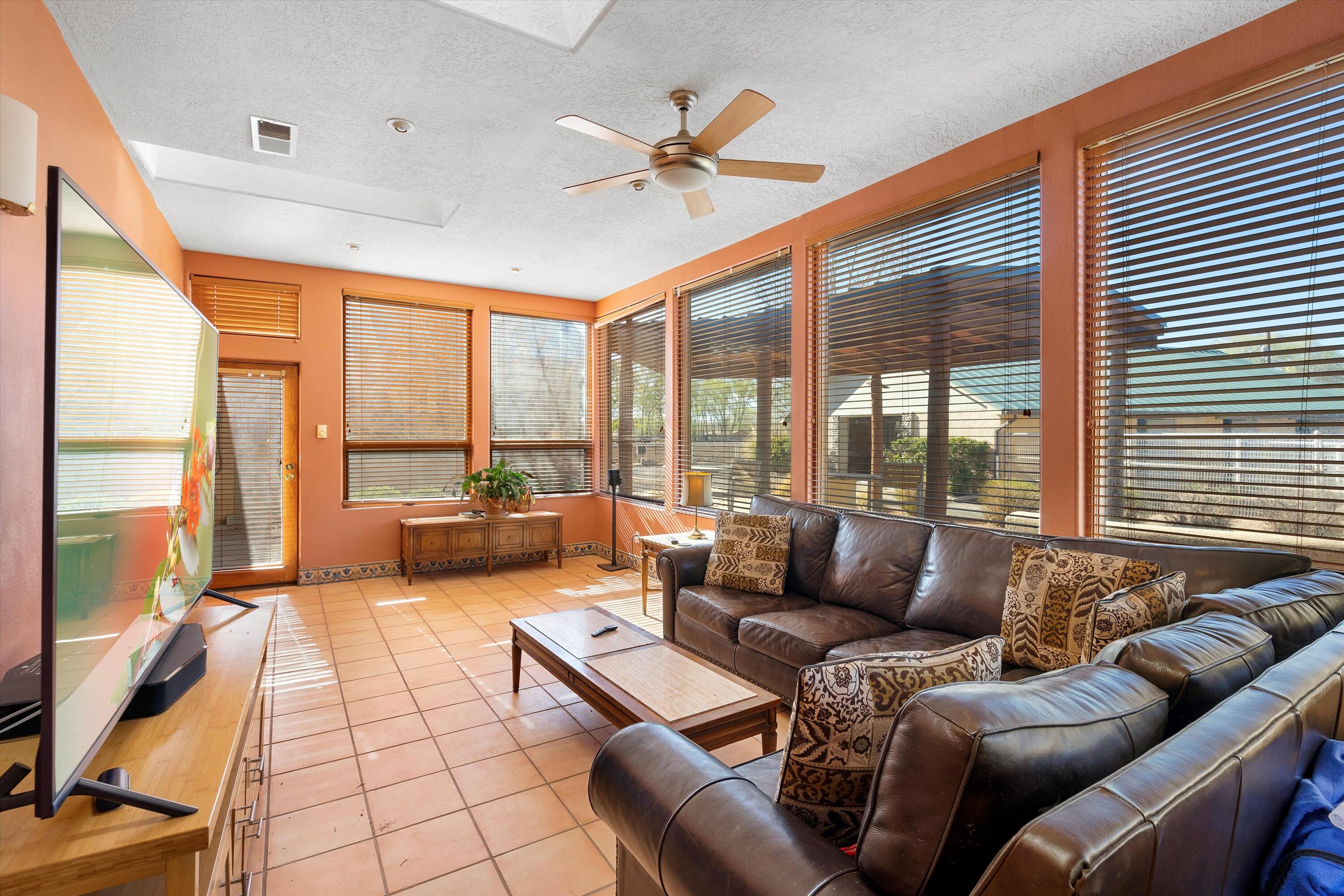 347 Lagunitas Lane SW