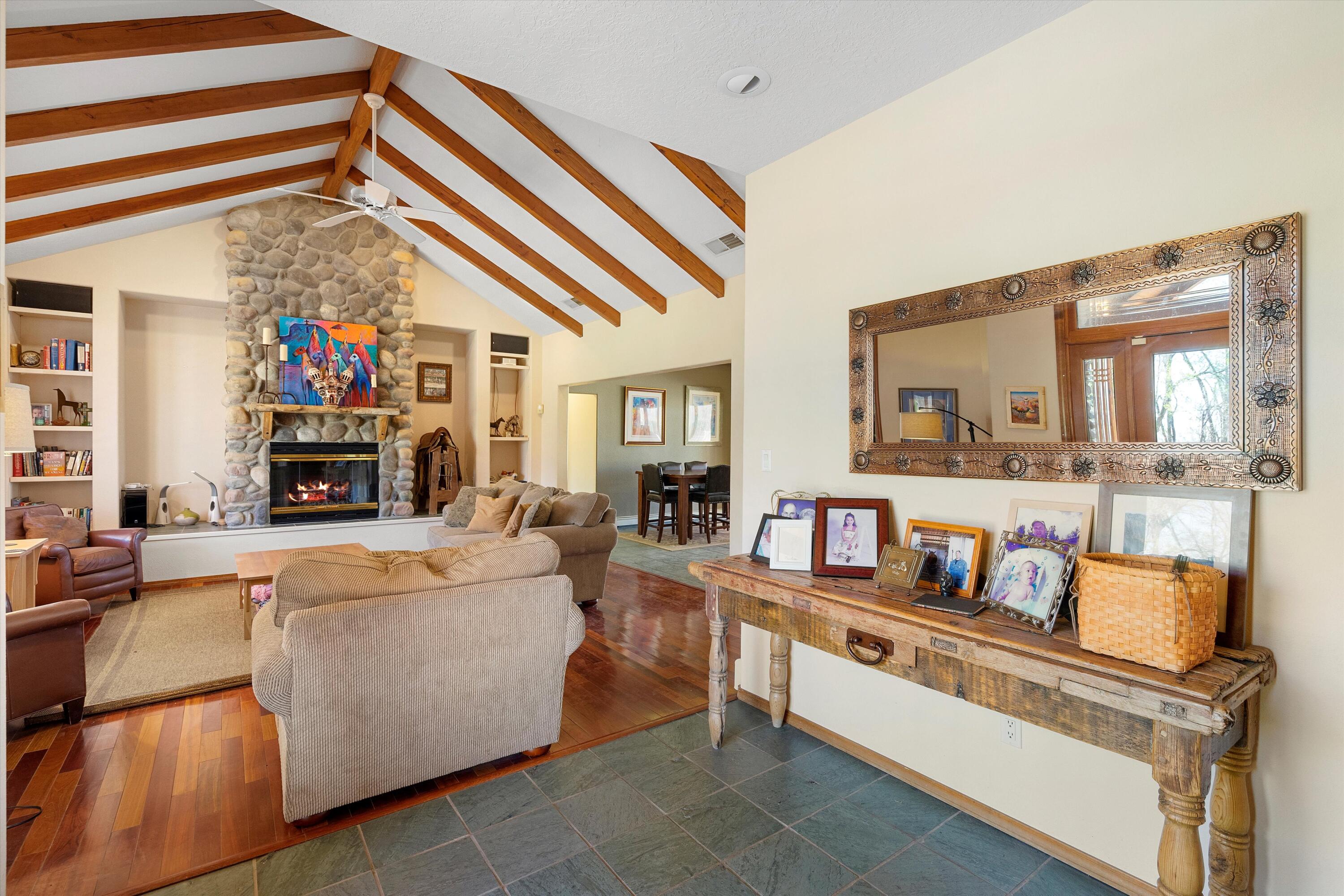 347 Lagunitas Lane SW
