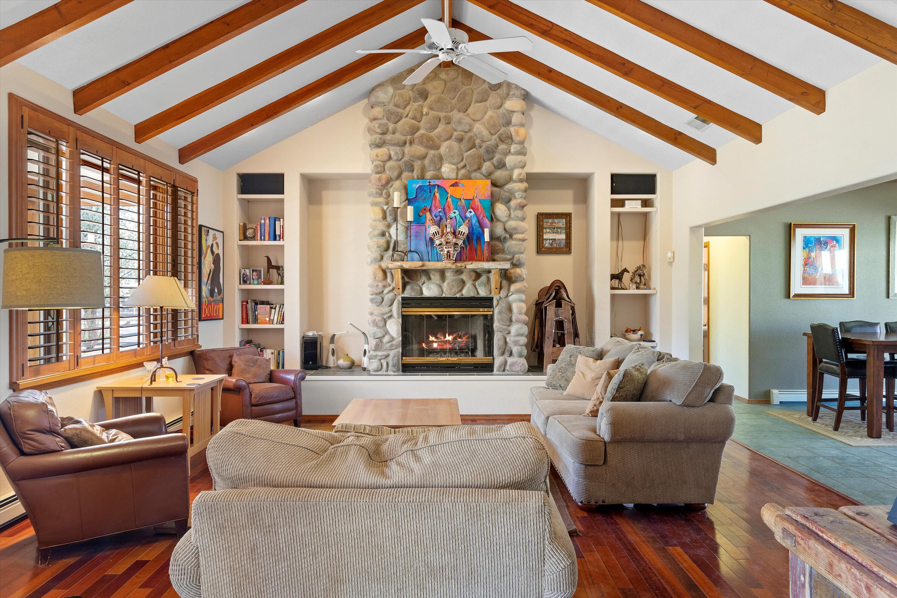 347 Lagunitas Lane SW