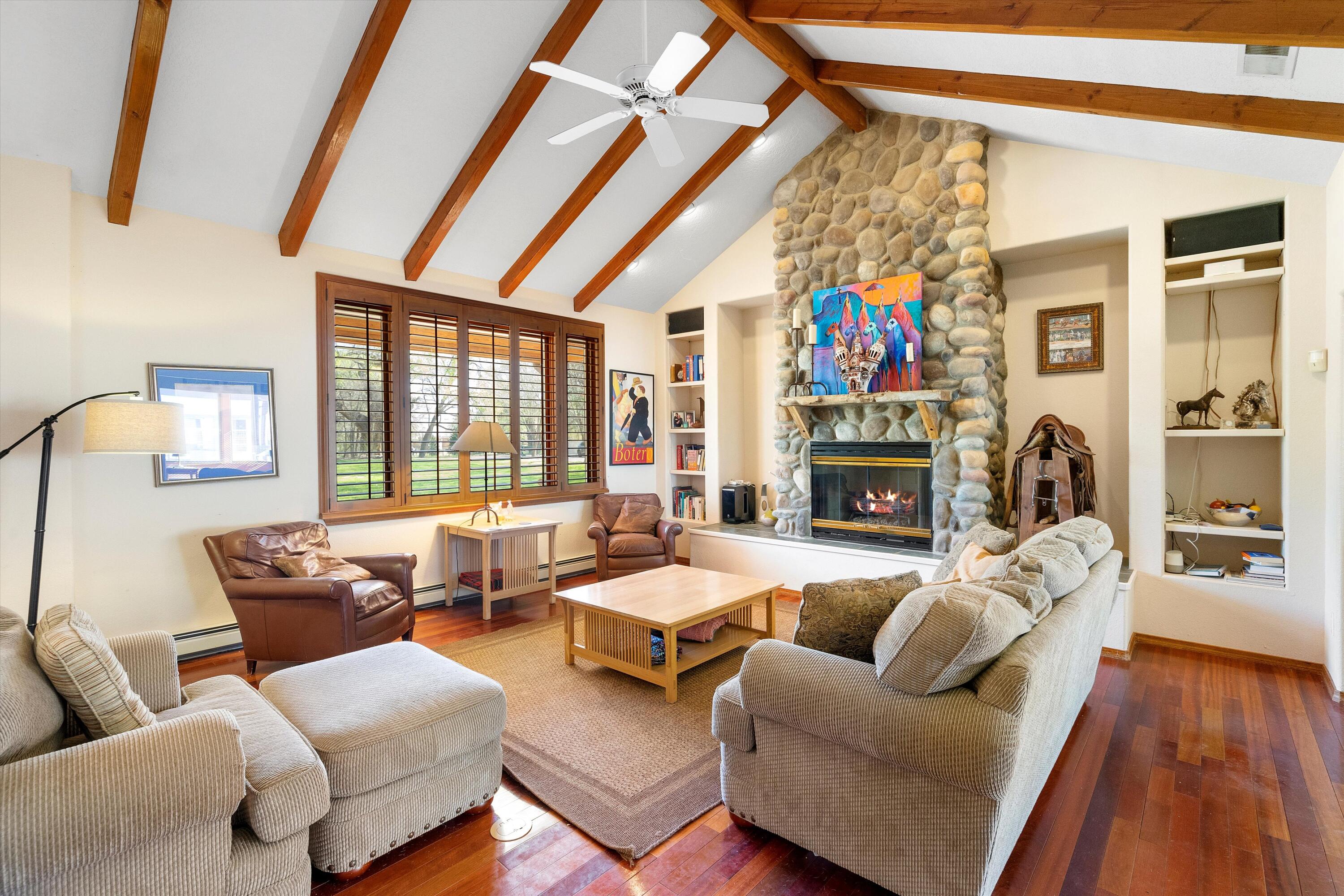 347 Lagunitas Lane SW